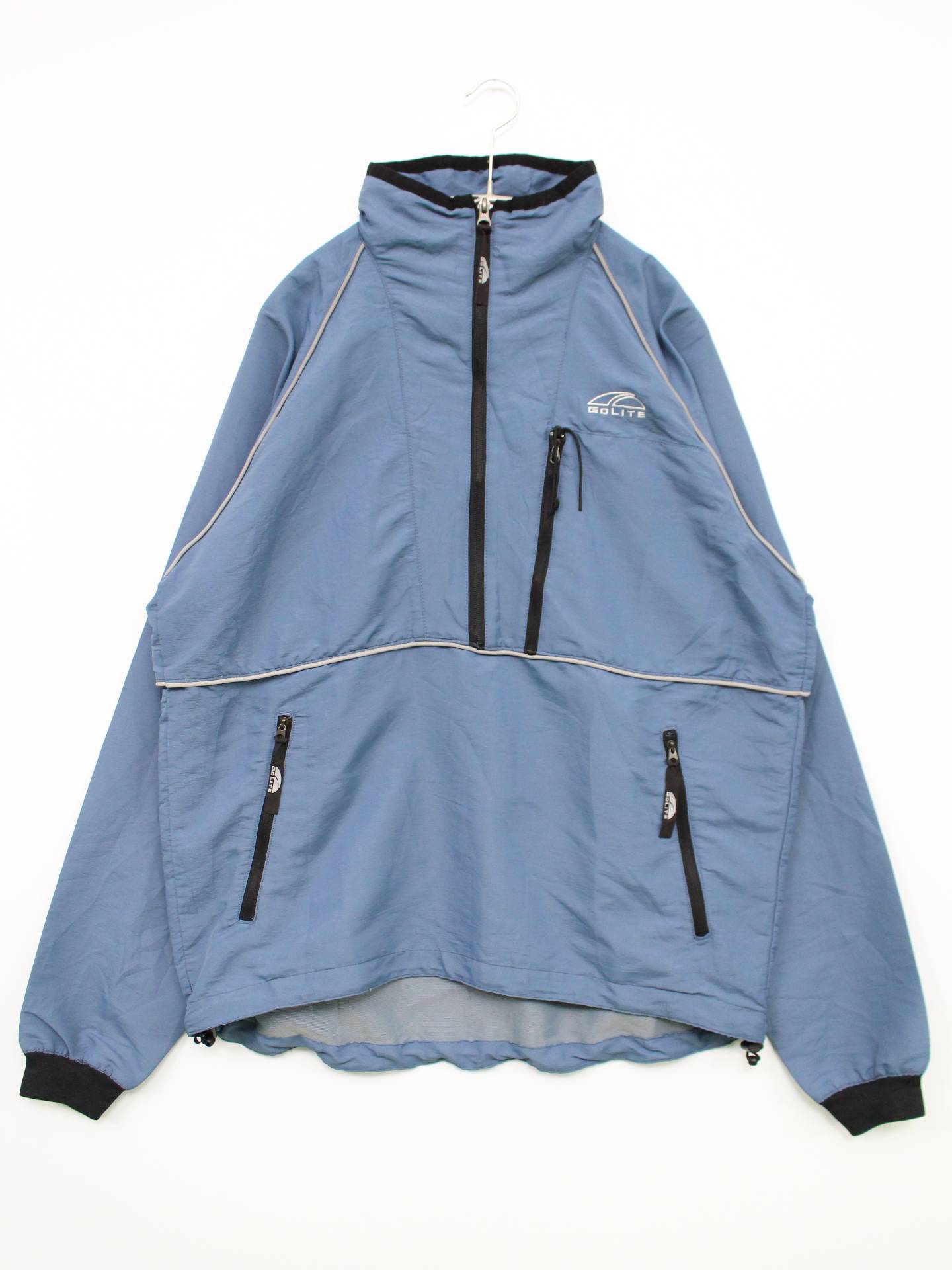 ナイロンジャケット