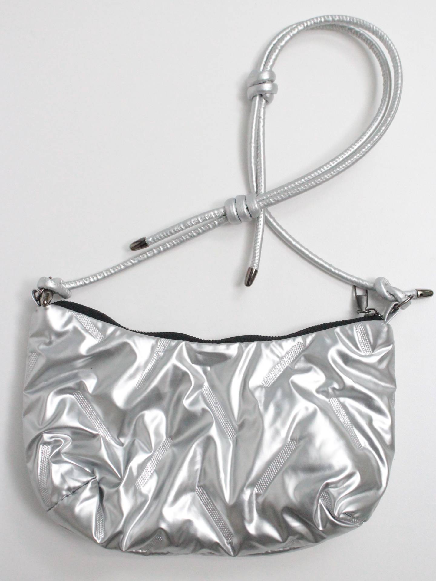 ショルダーバッグ