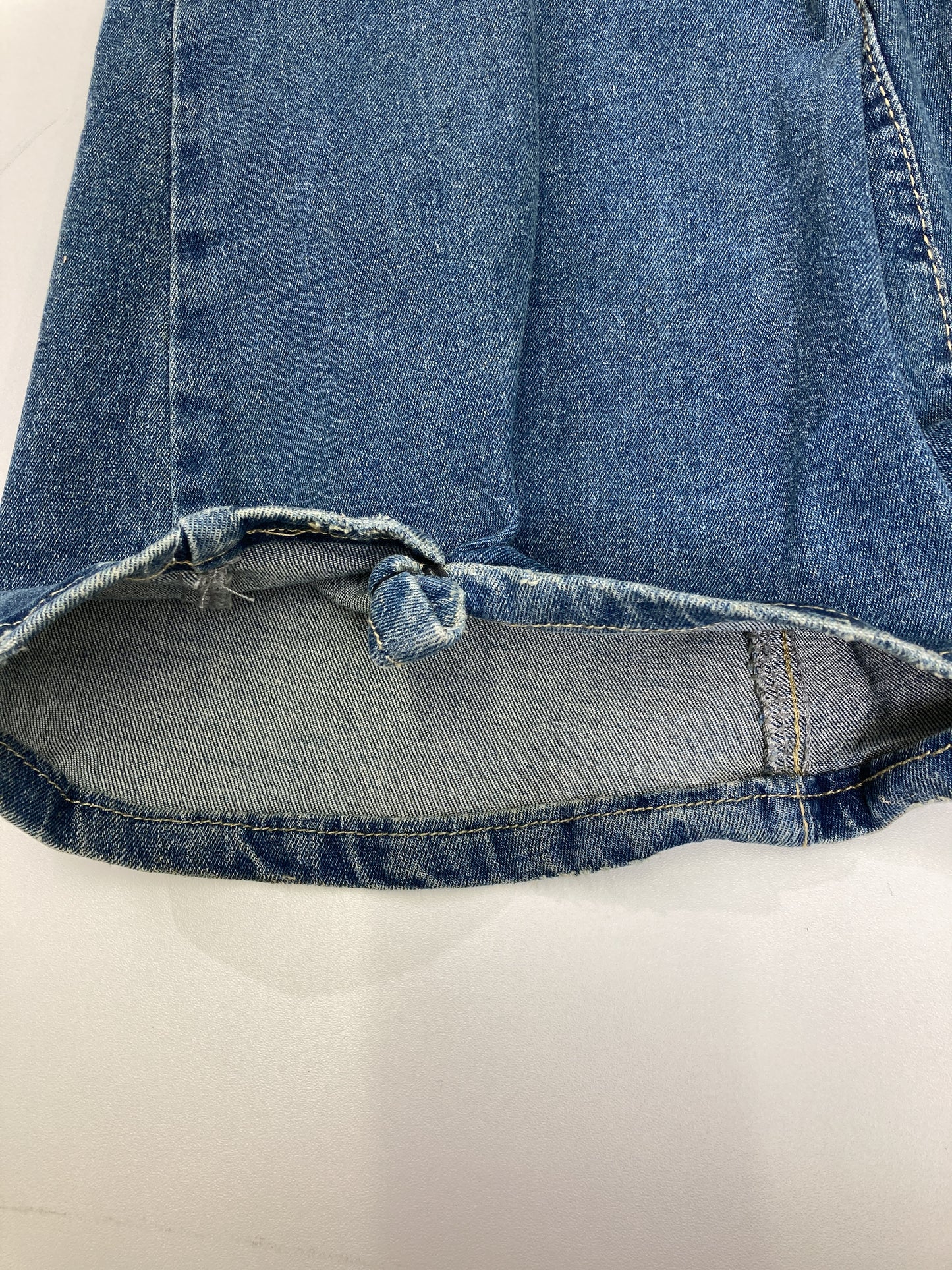 ナイロンパンツ