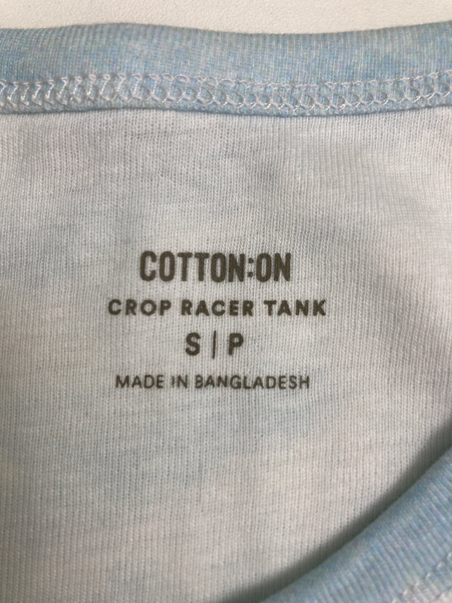 タンクトップ