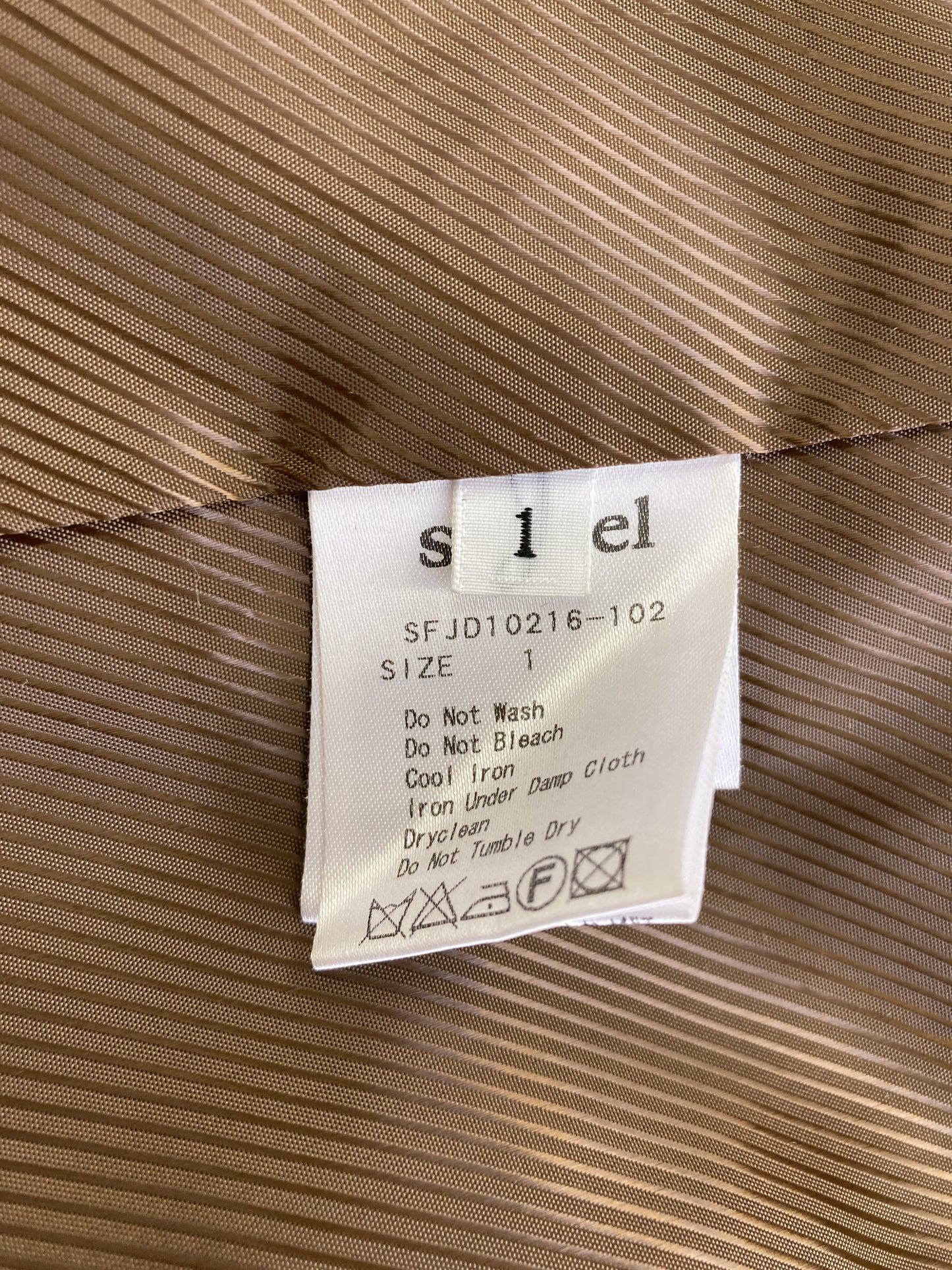 テーラードジャケット