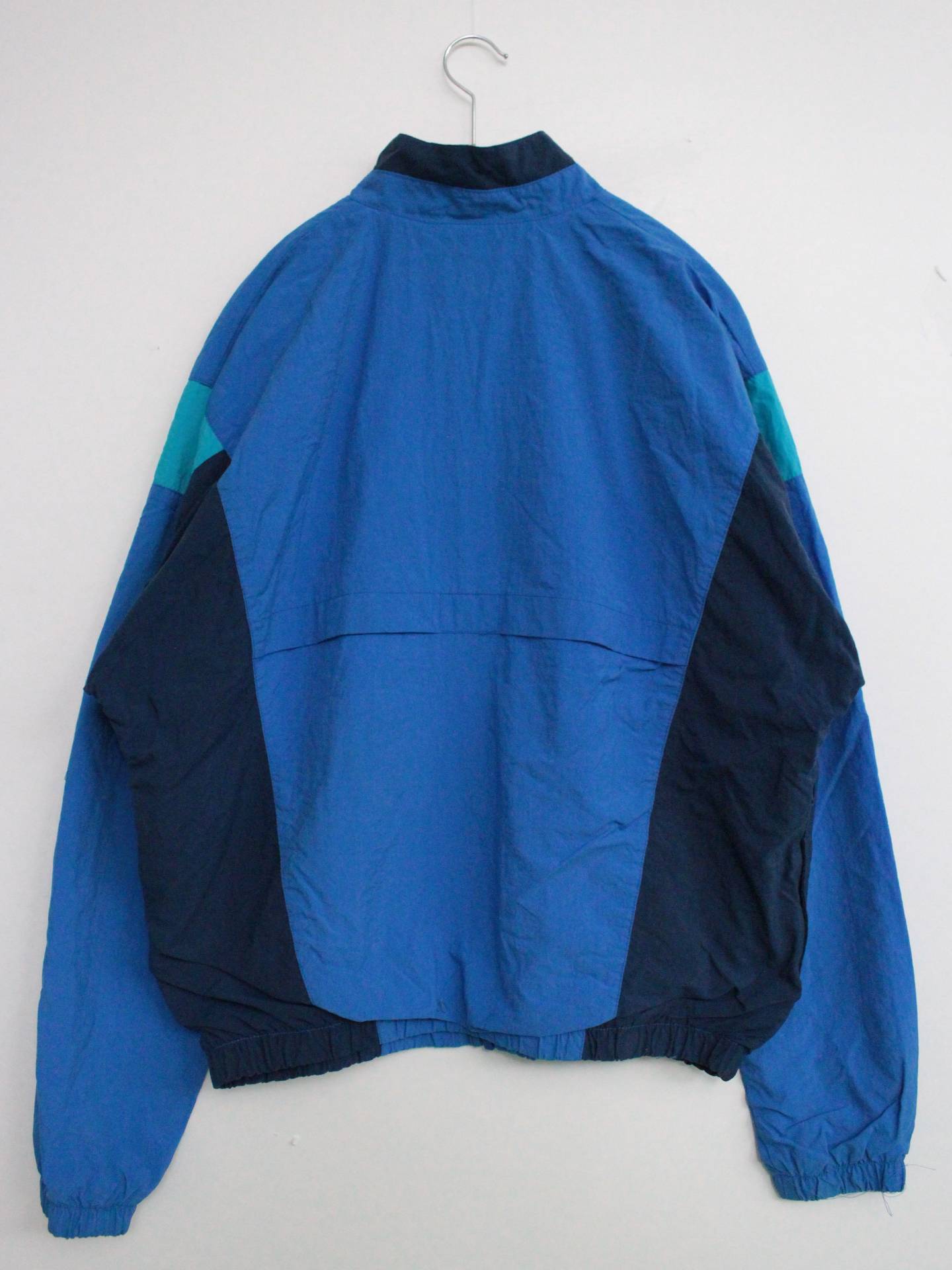 ナイロンジャケット