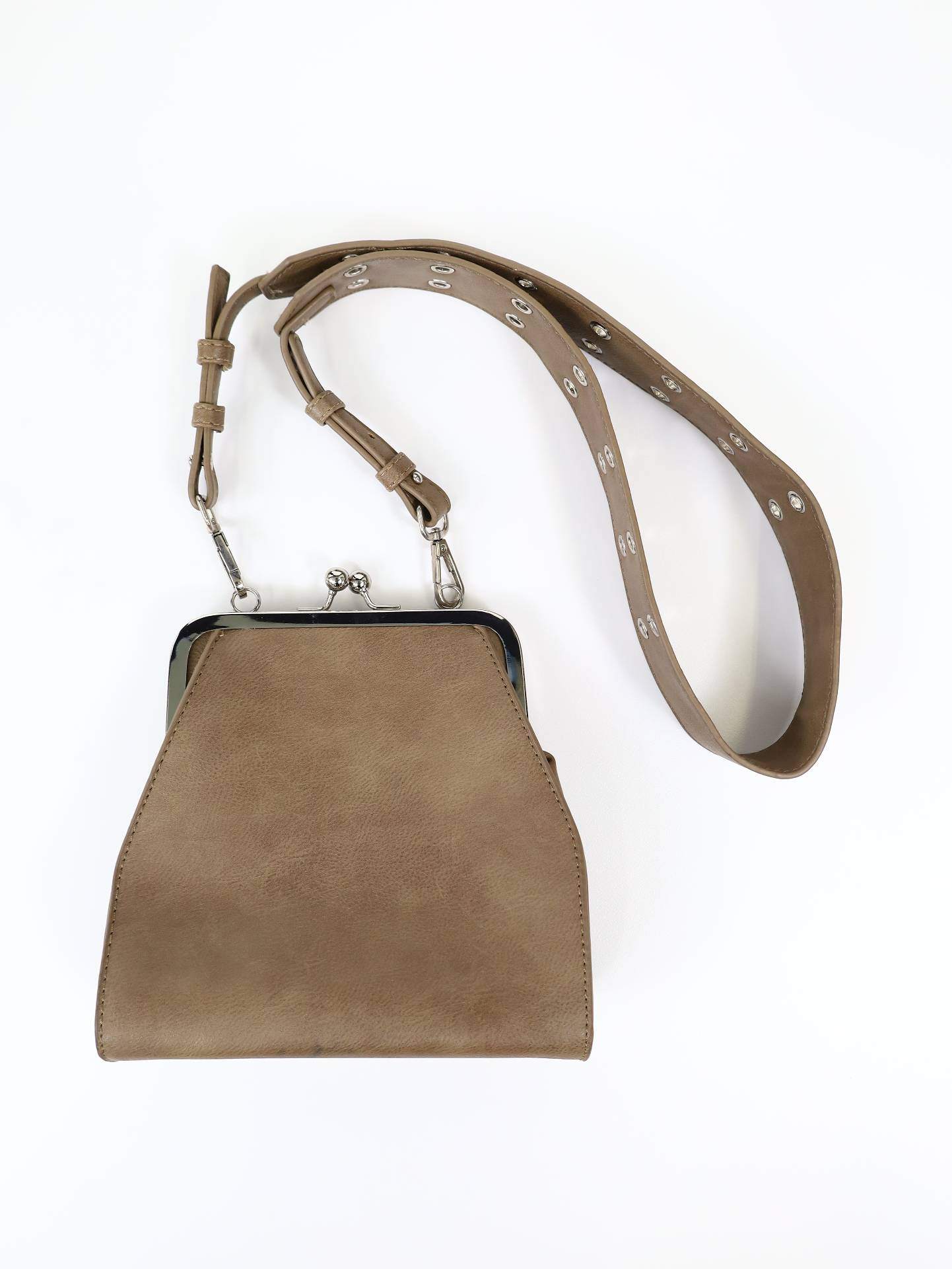 ショルダーバッグ