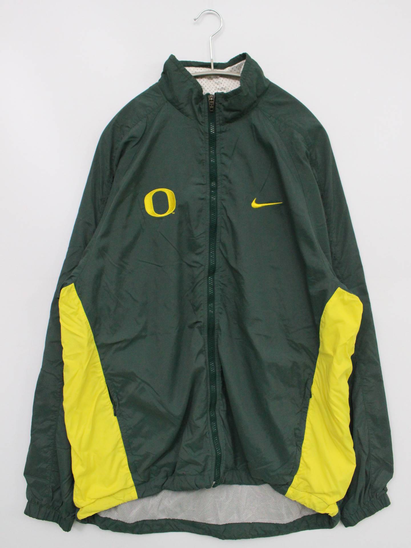 ナイロンジャケット