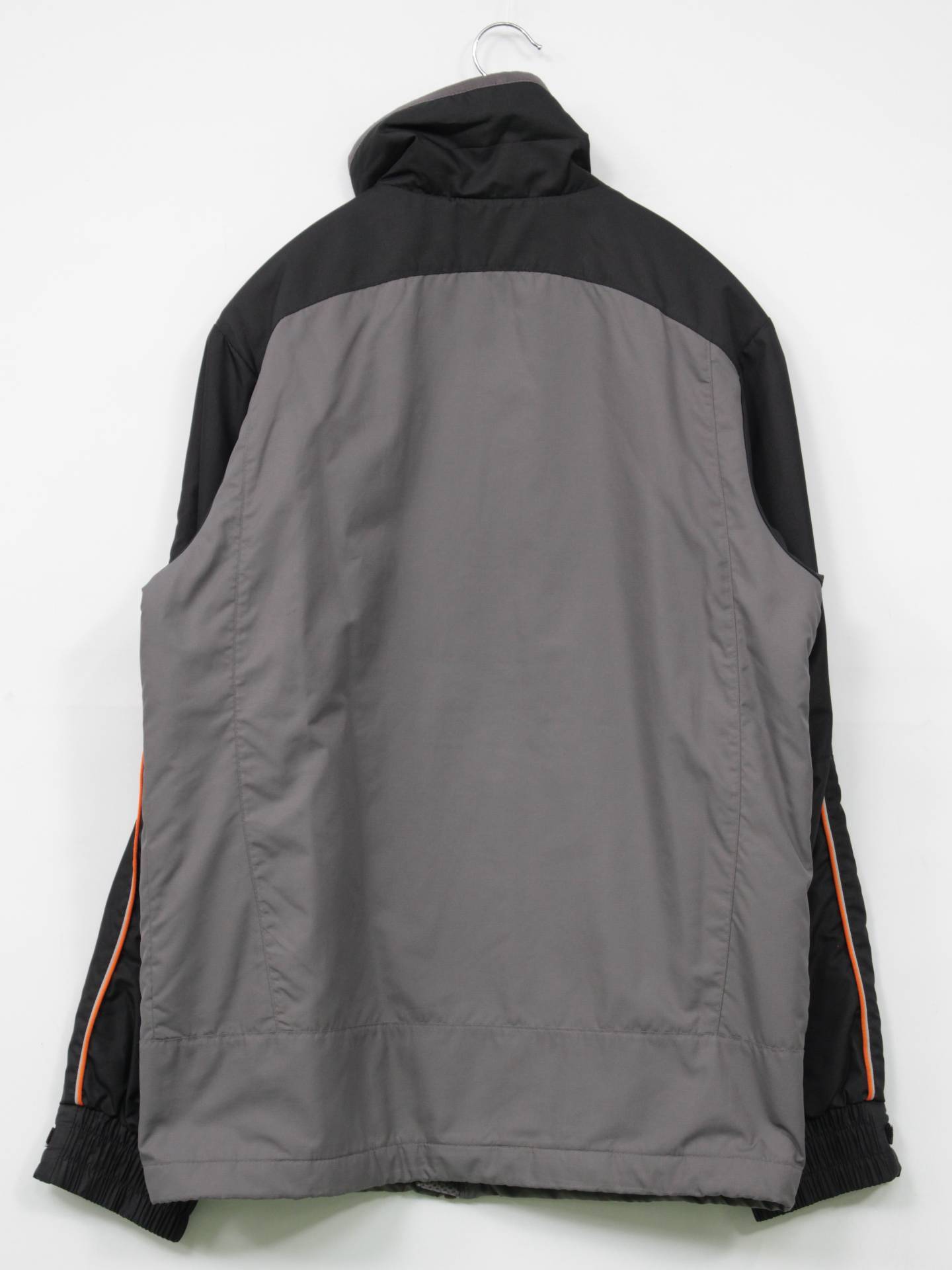 ナイロンジャケット