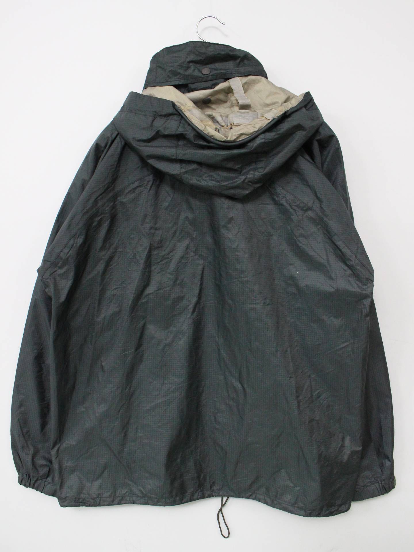 ナイロンジャケット