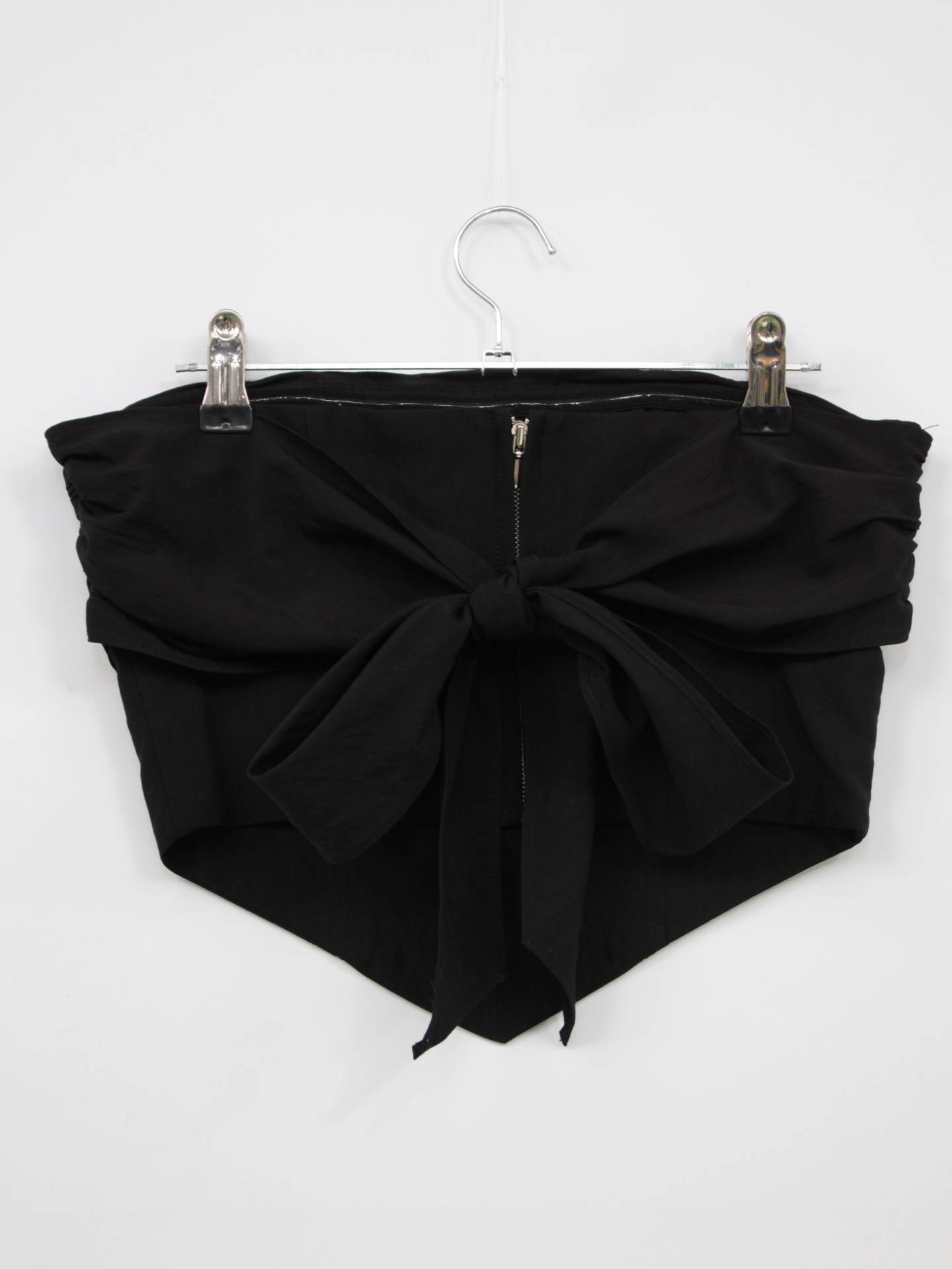 チューブトップ