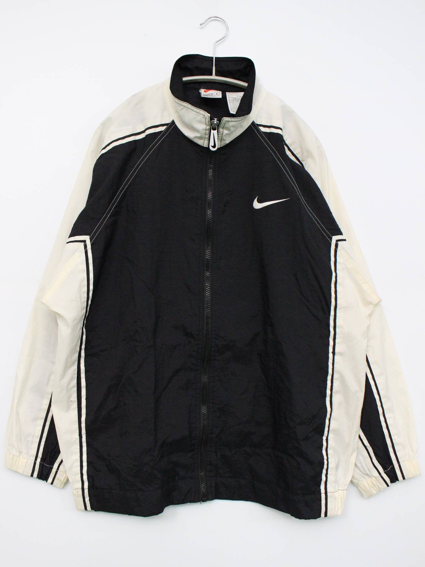 ナイロンジャケット