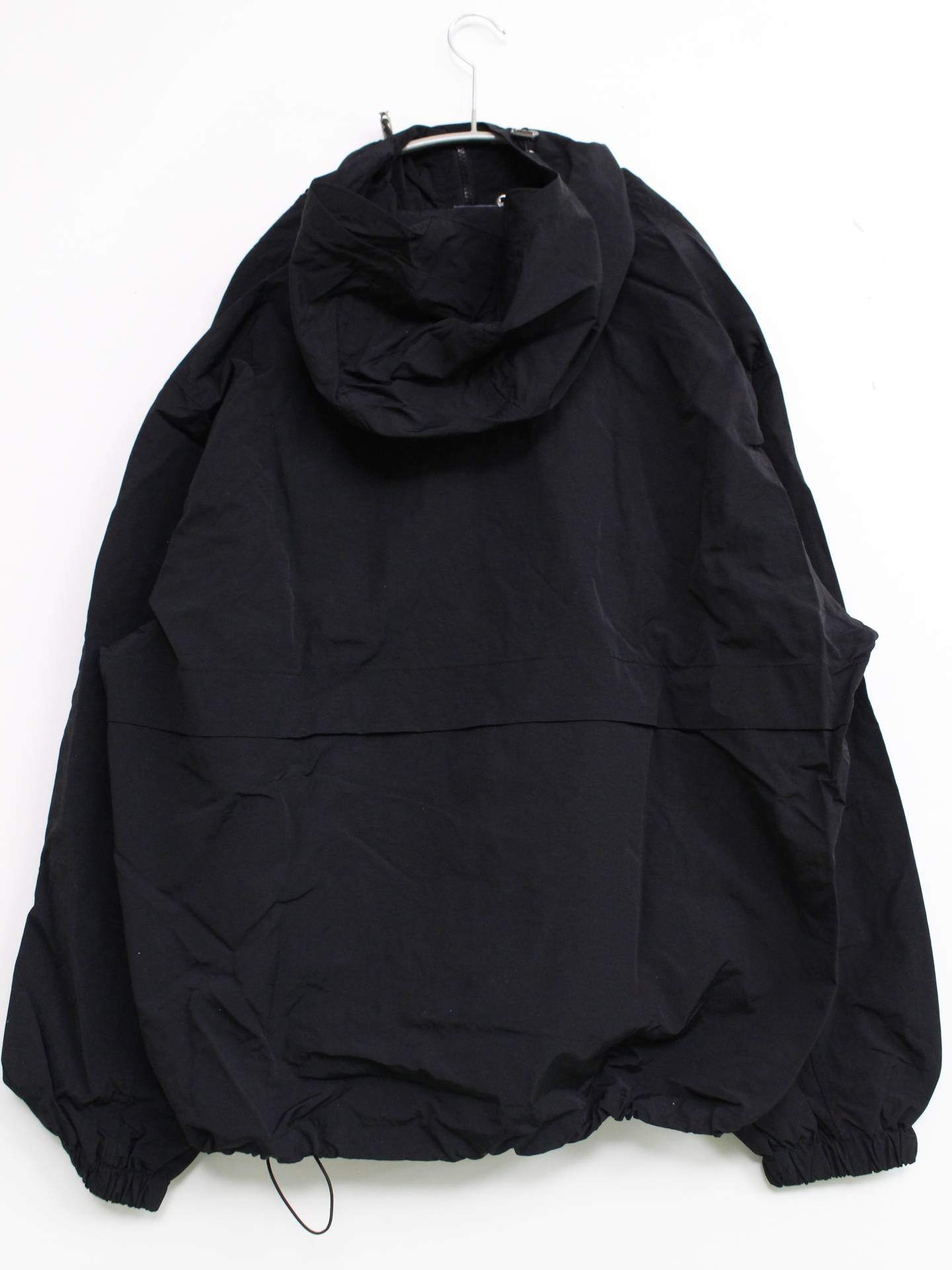 ナイロンジャケット