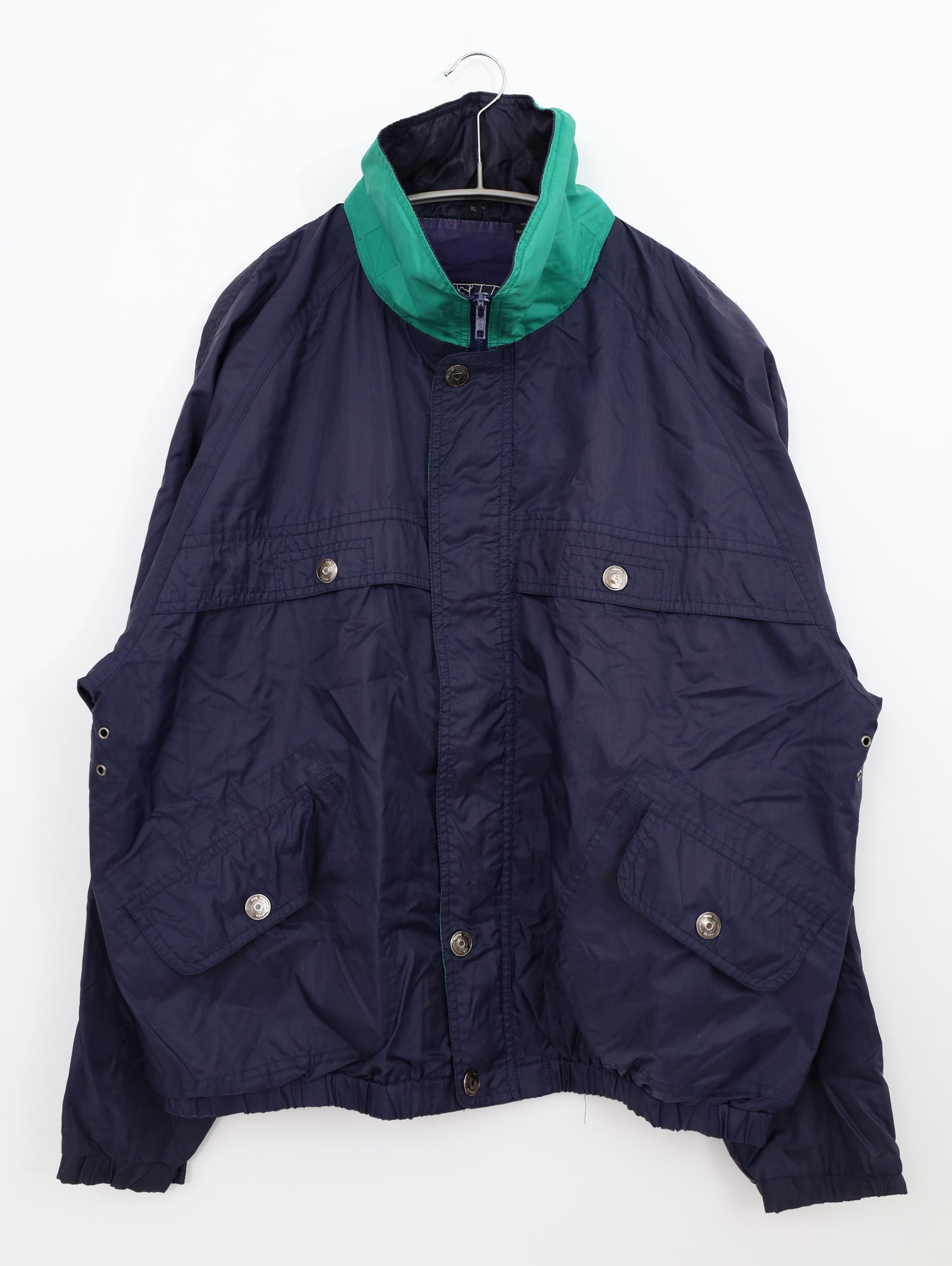 ナイロンジャケット