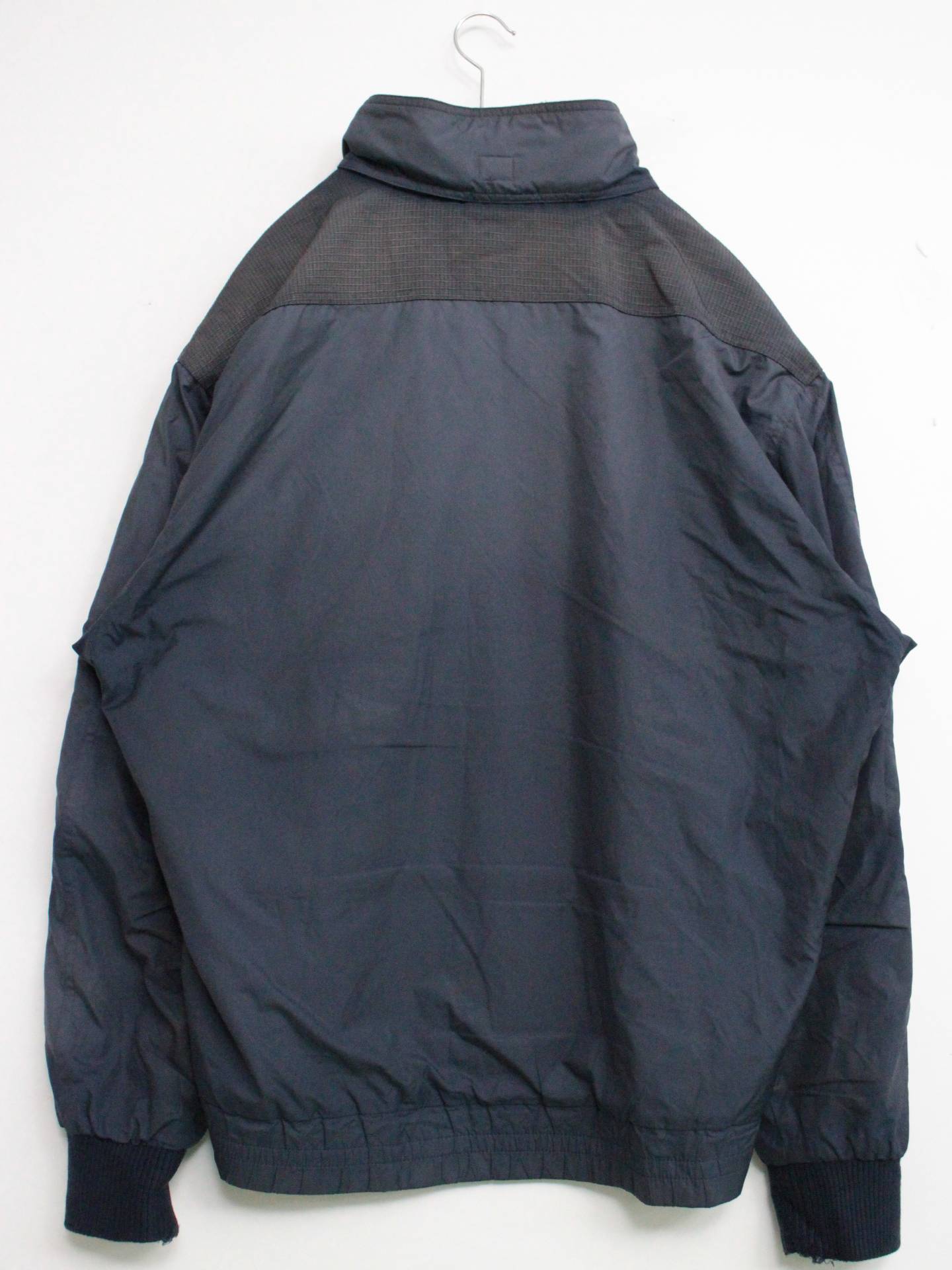 ナイロンジャケット