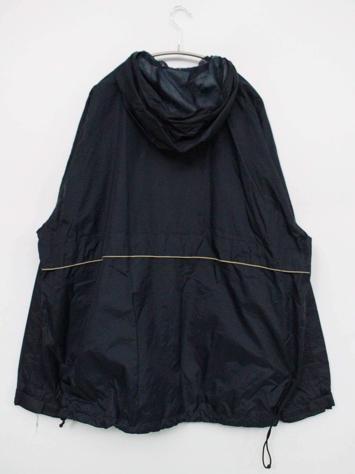 ナイロンジャケット