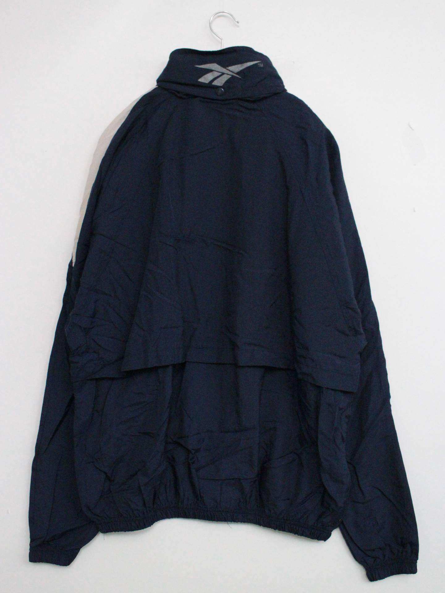 ナイロンジャケット