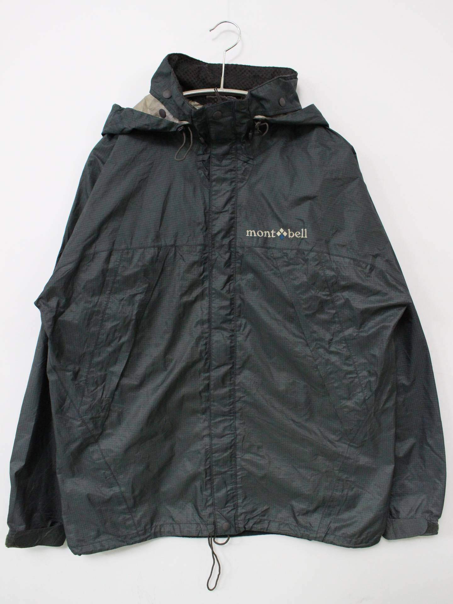 ナイロンジャケット