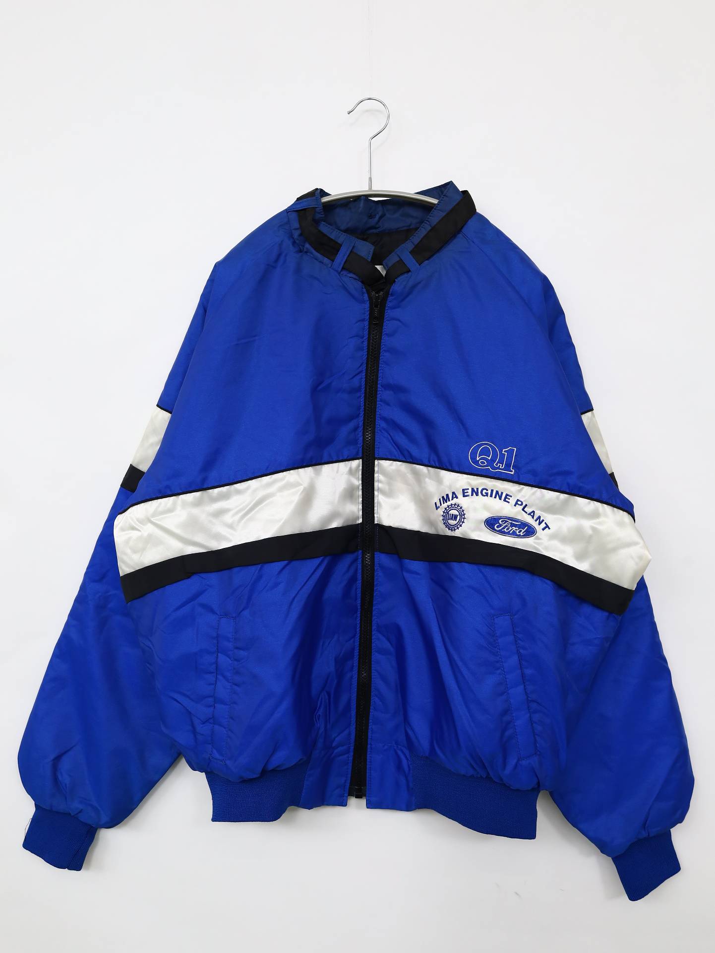 ナイロンジャケット