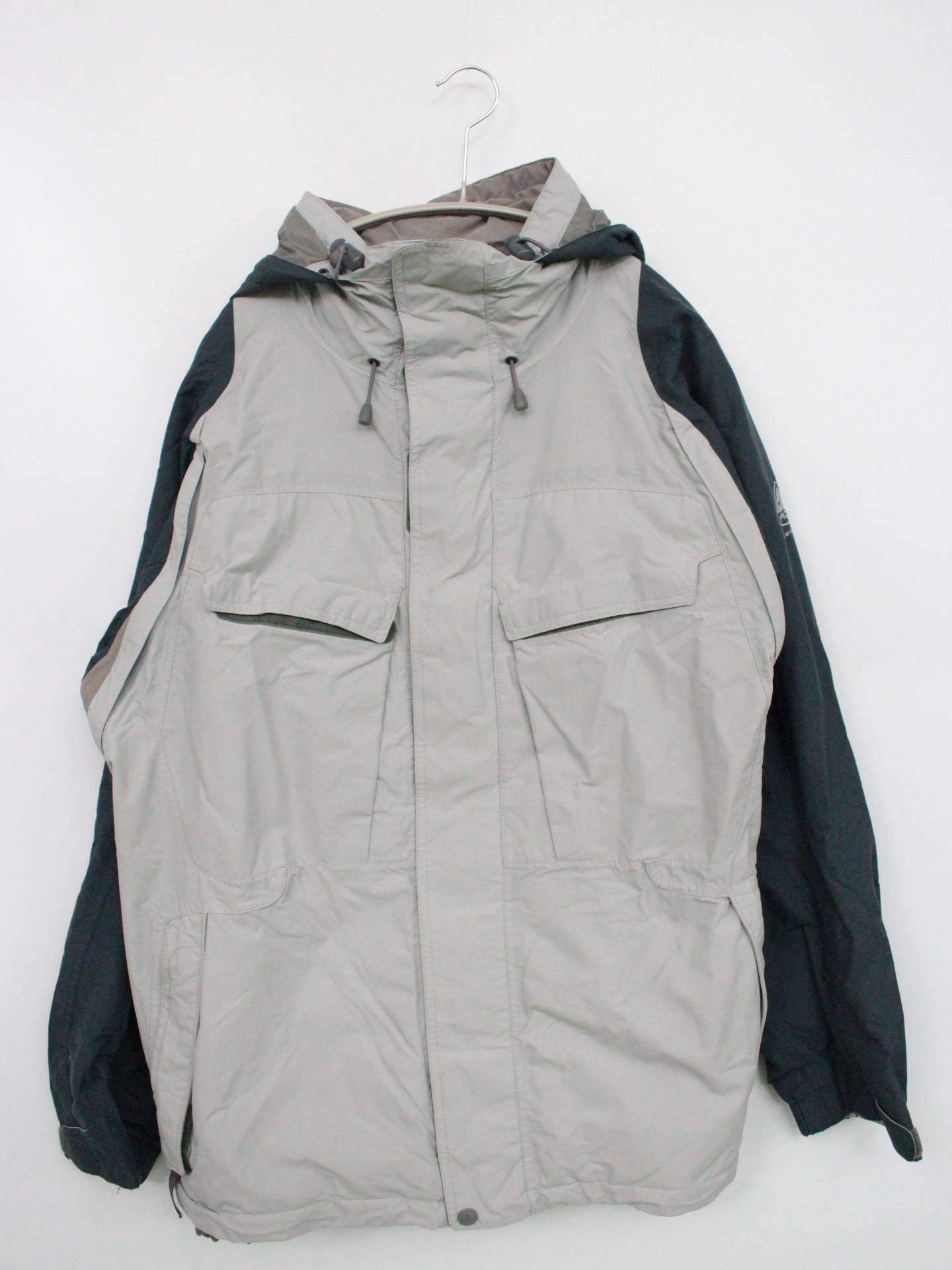 ナイロンジャケット