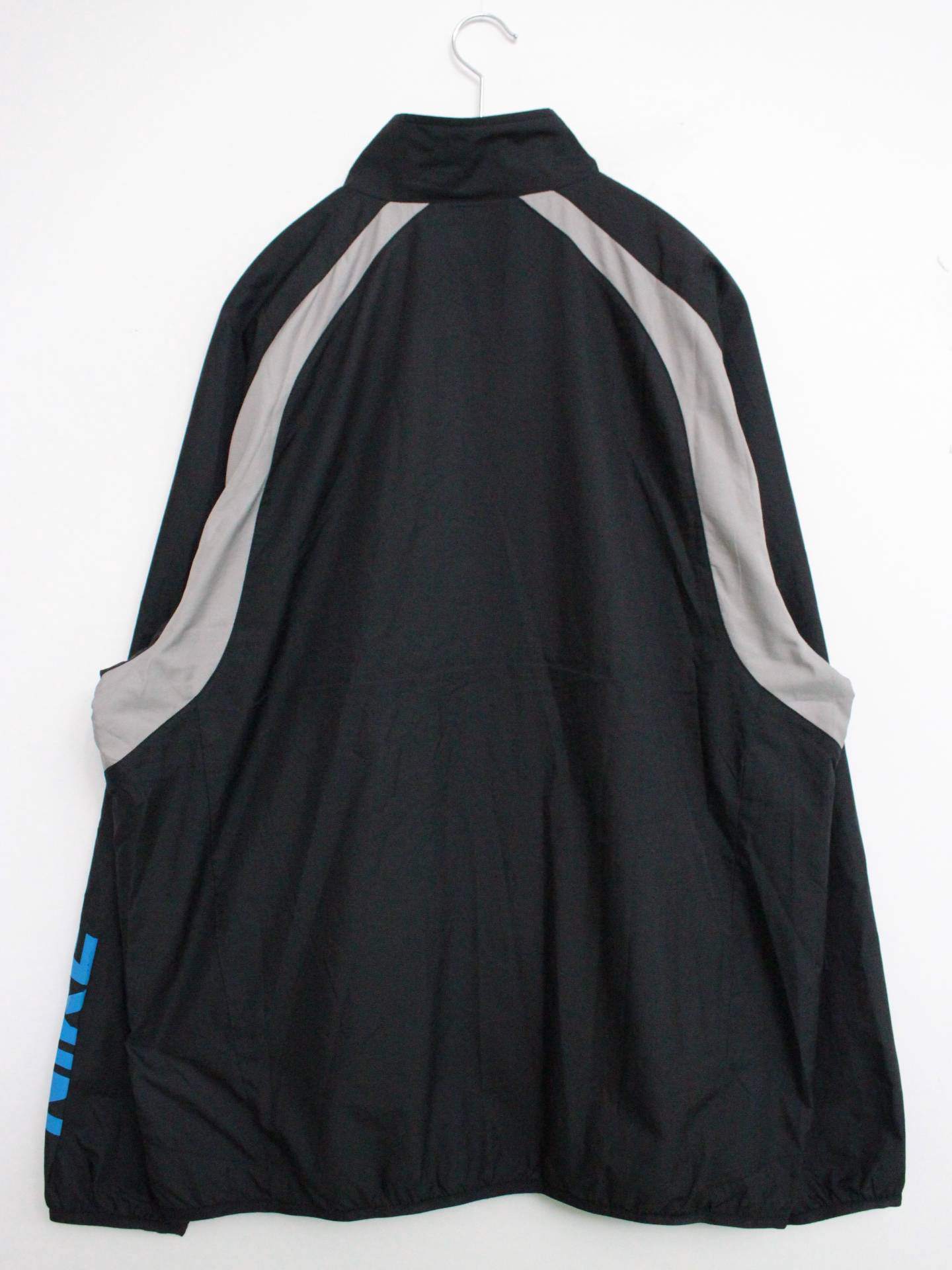 ナイロンジャケット