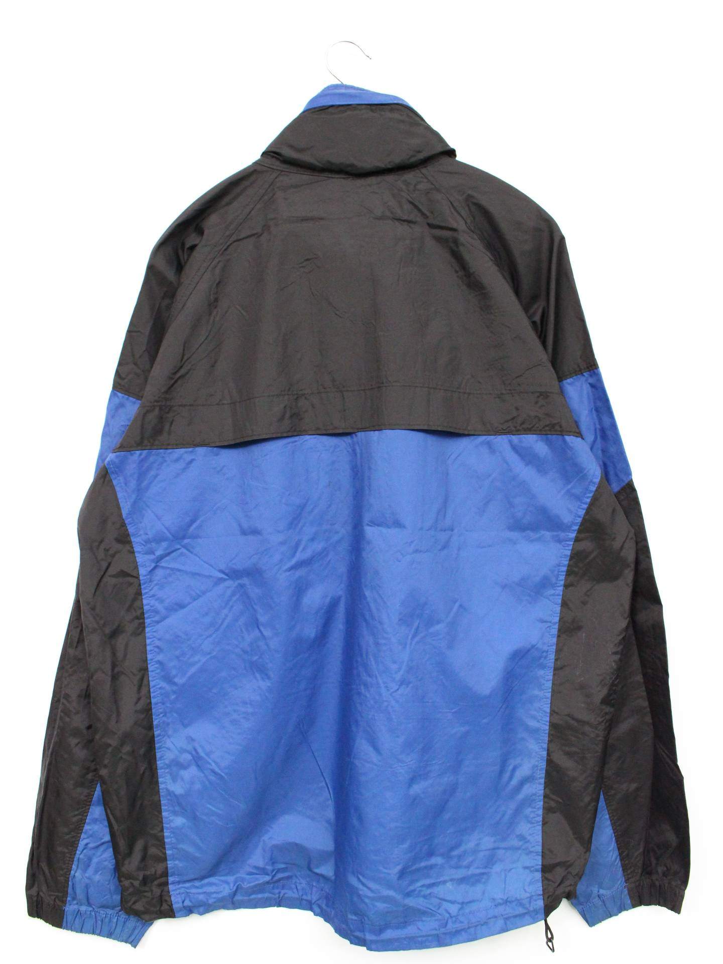 ナイロンジャケット