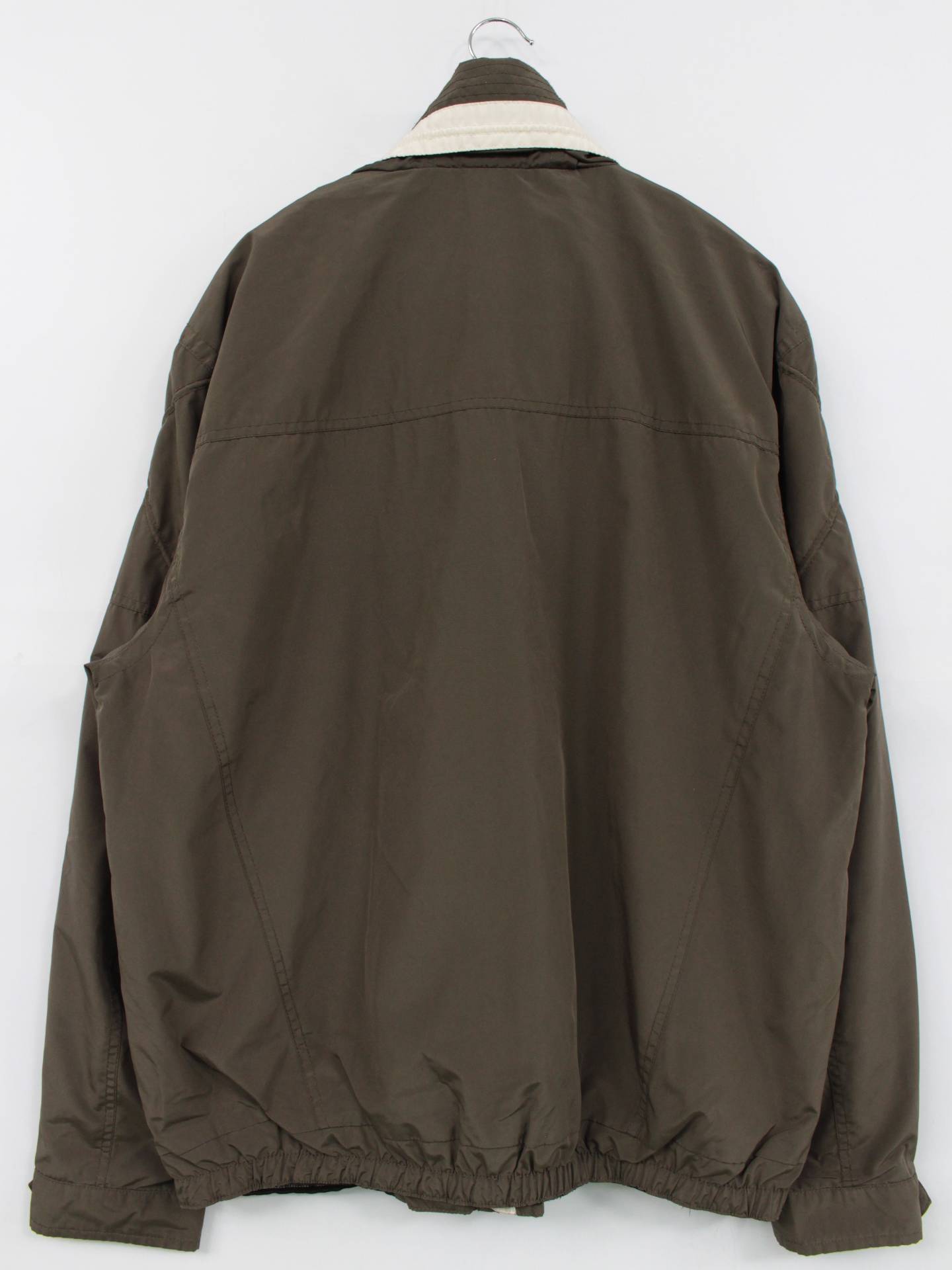 ナイロンジャケット