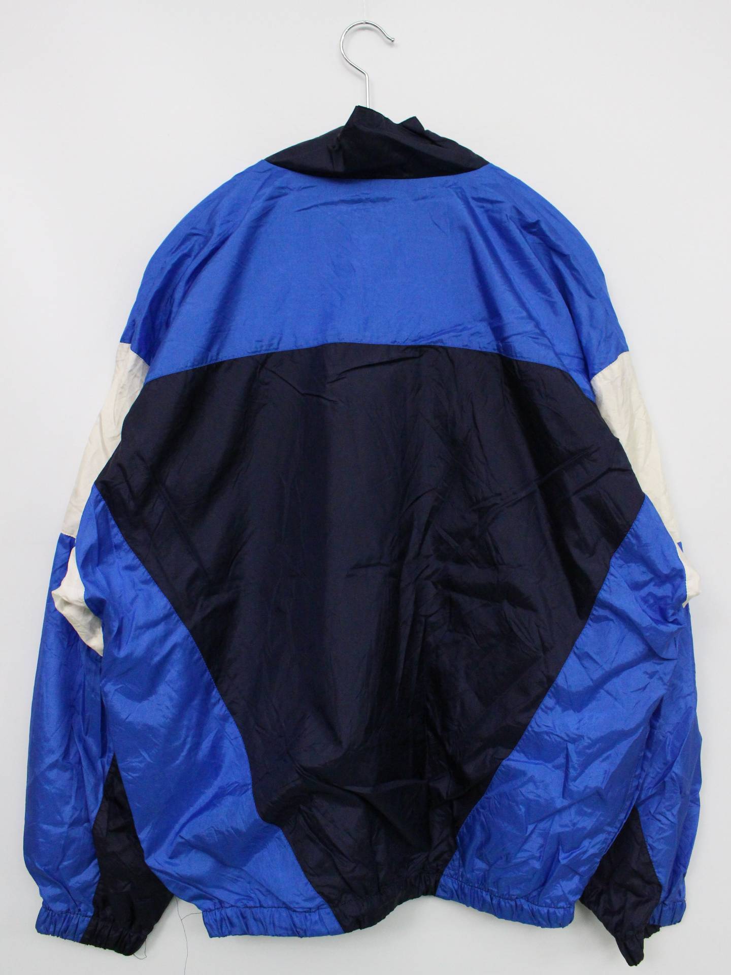 ナイロンジャケット