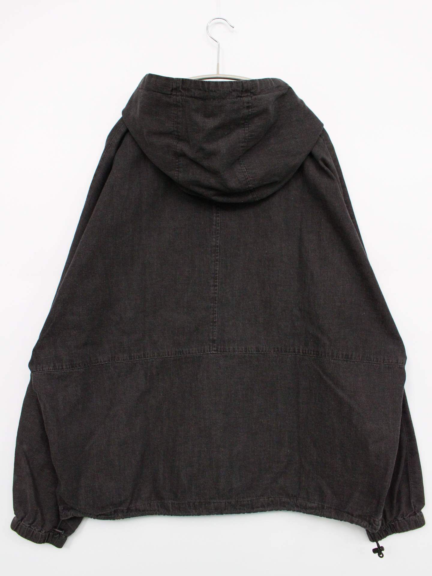 ナイロンジャケット