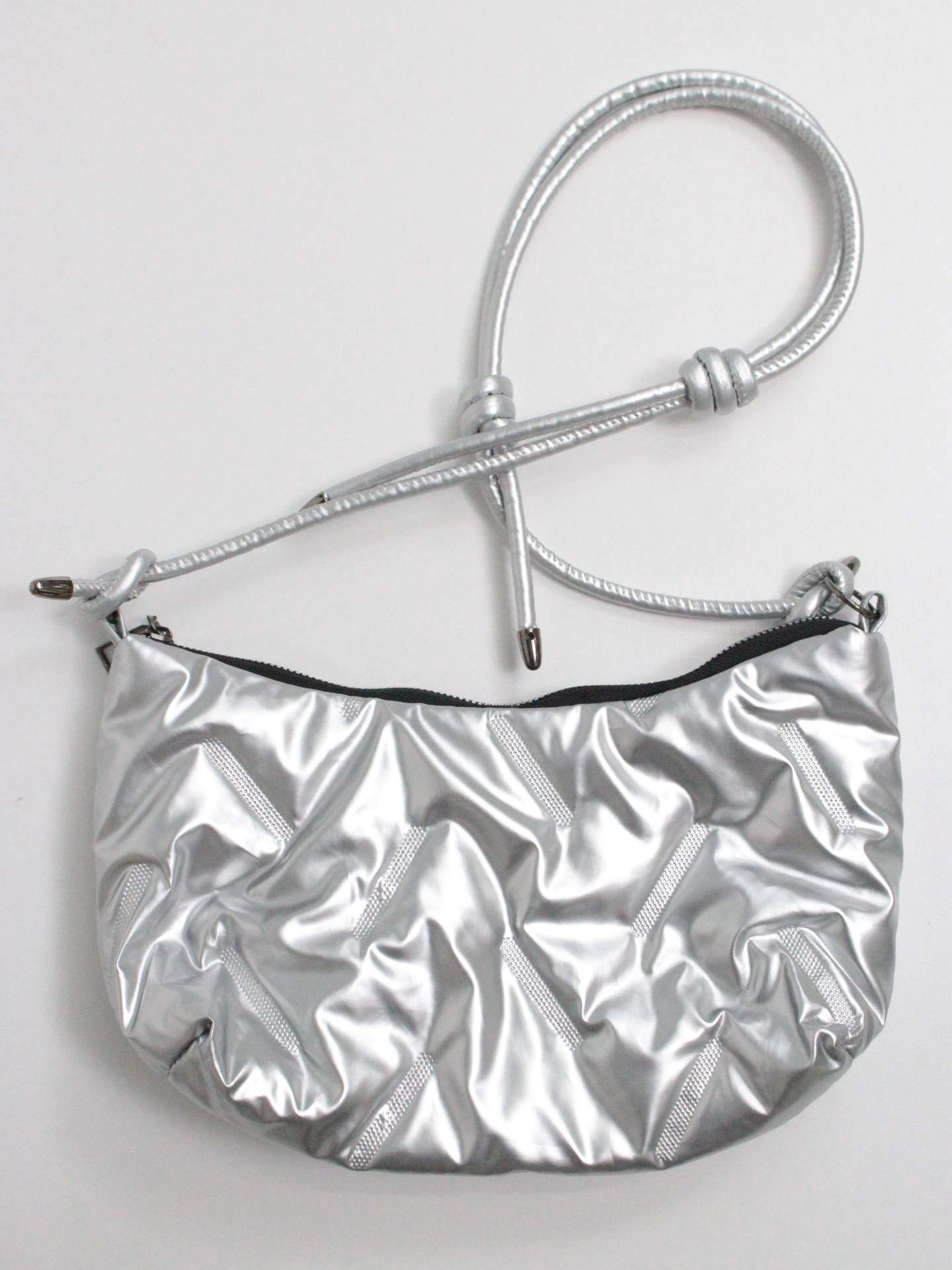 ショルダーバッグ