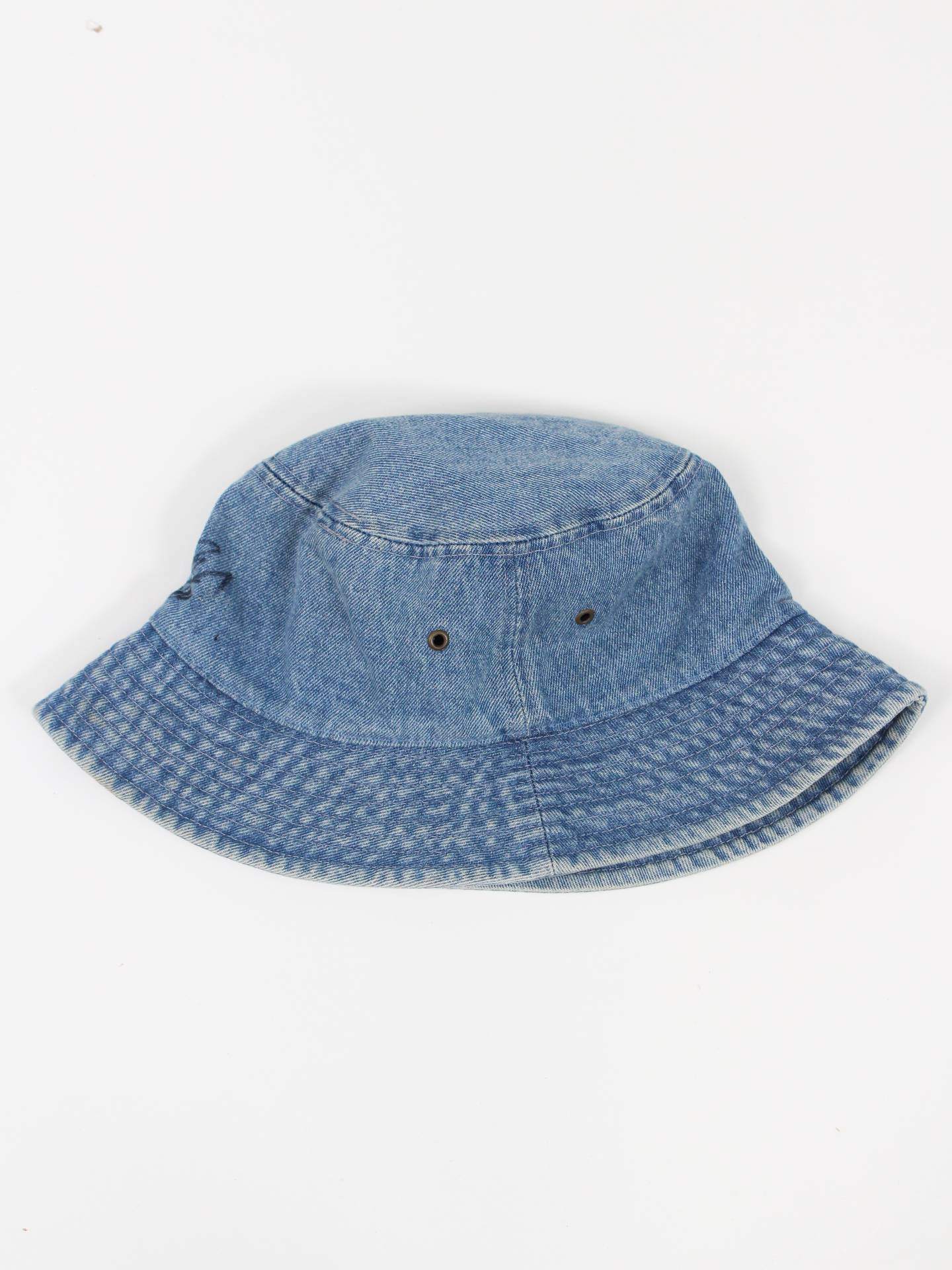 バケットハット
