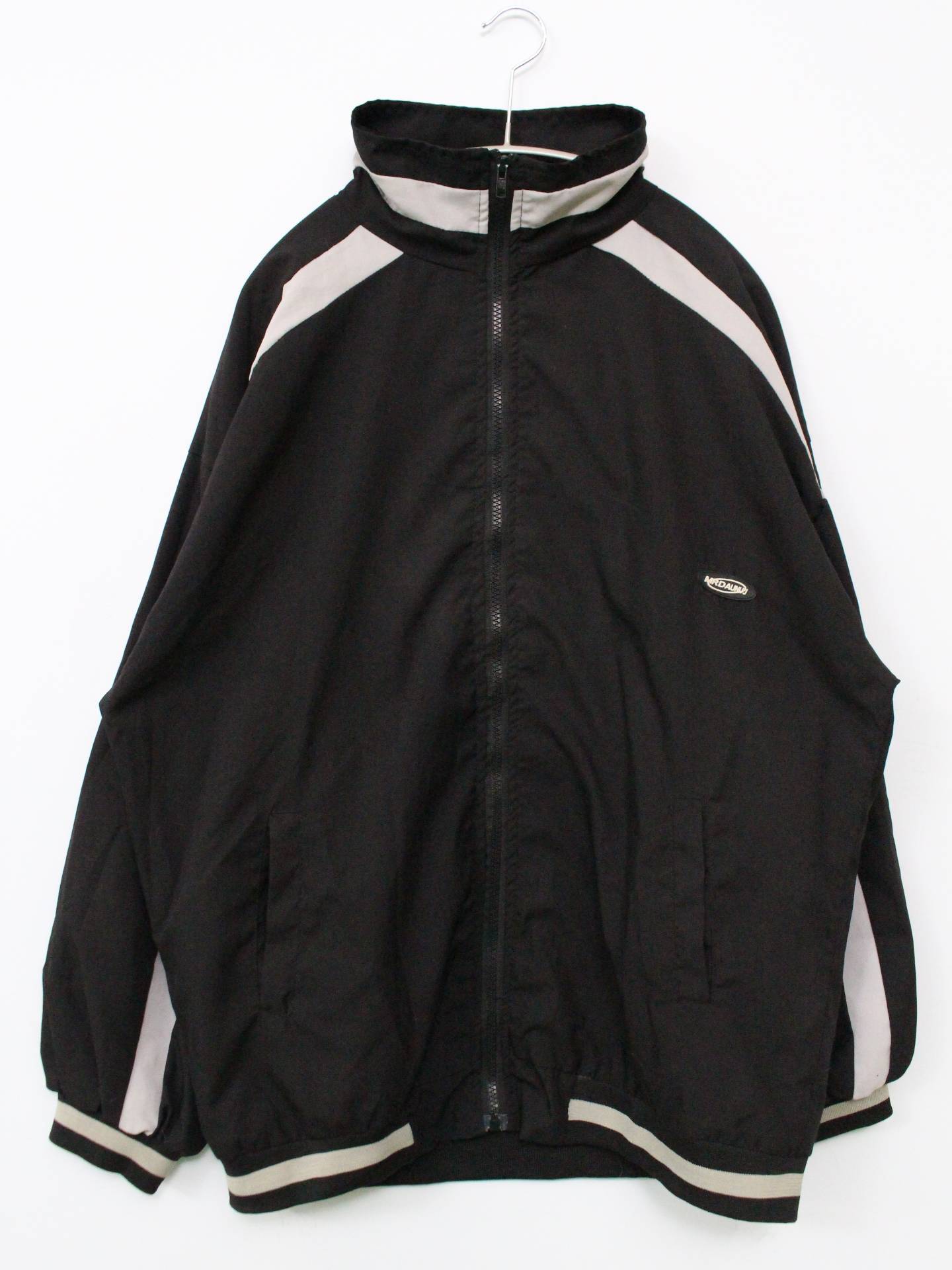 ナイロンジャケット