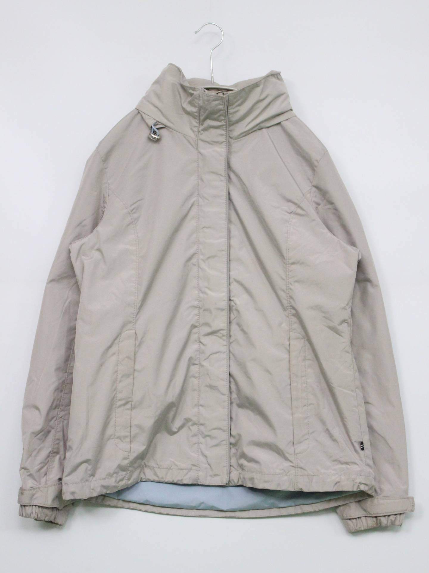 ナイロンジャケット