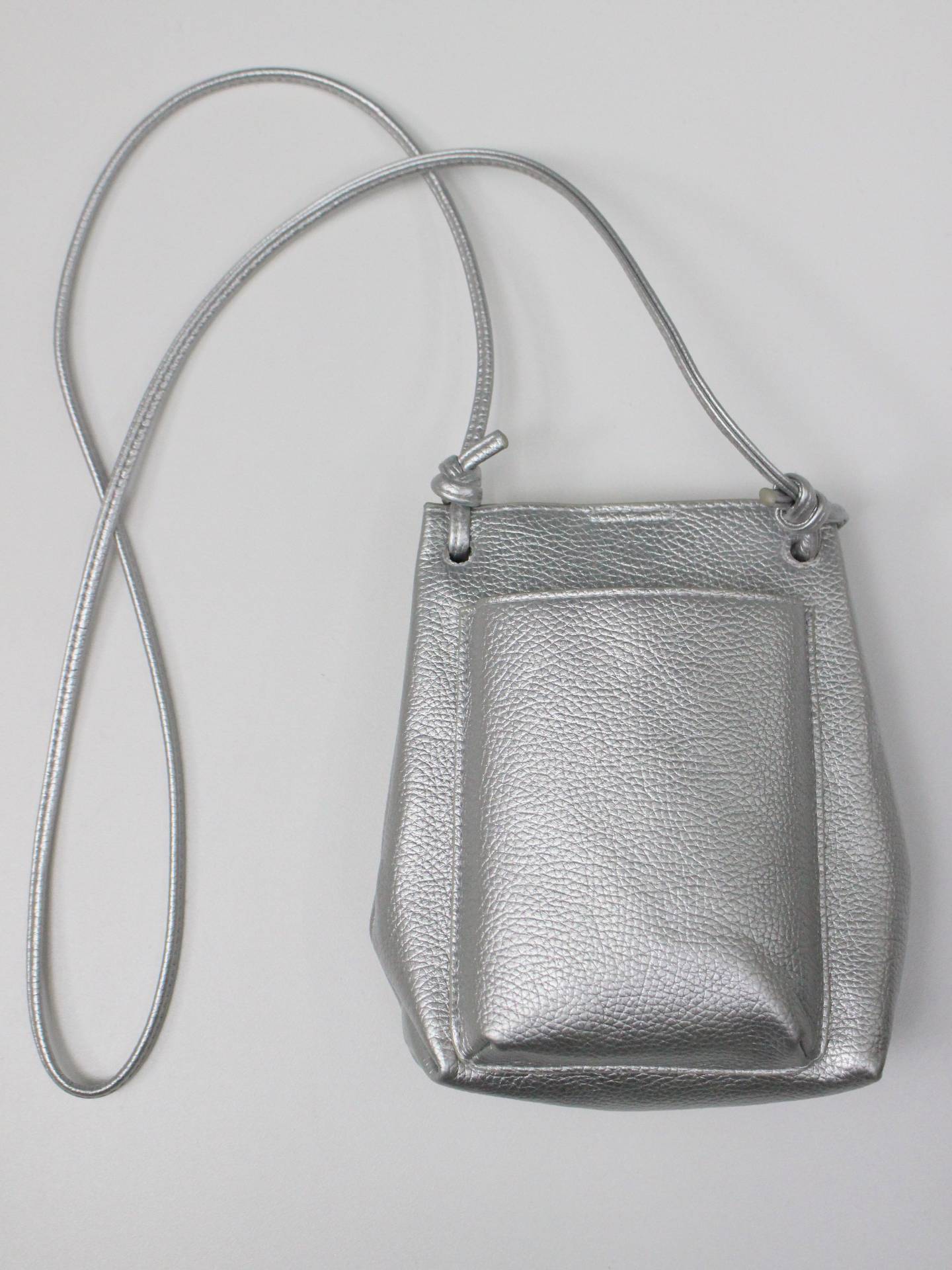 ショルダーバッグ