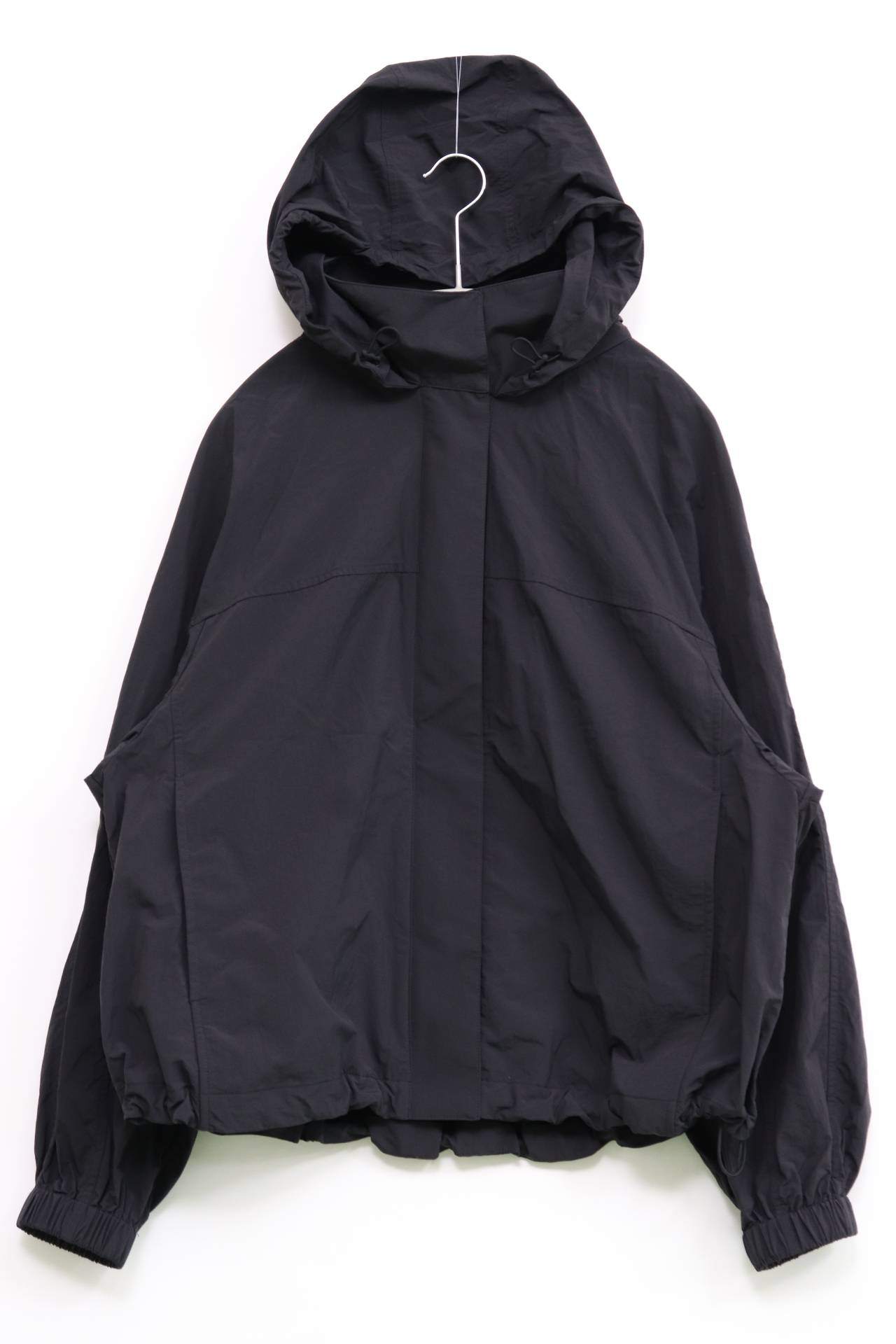 ナイロンジャケット