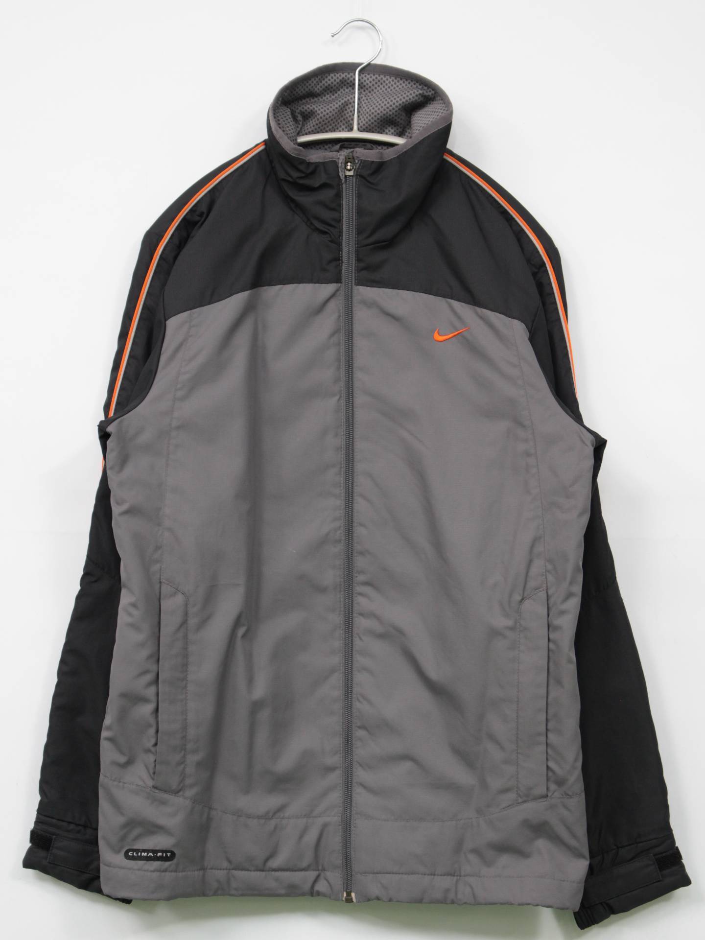 ナイロンジャケット