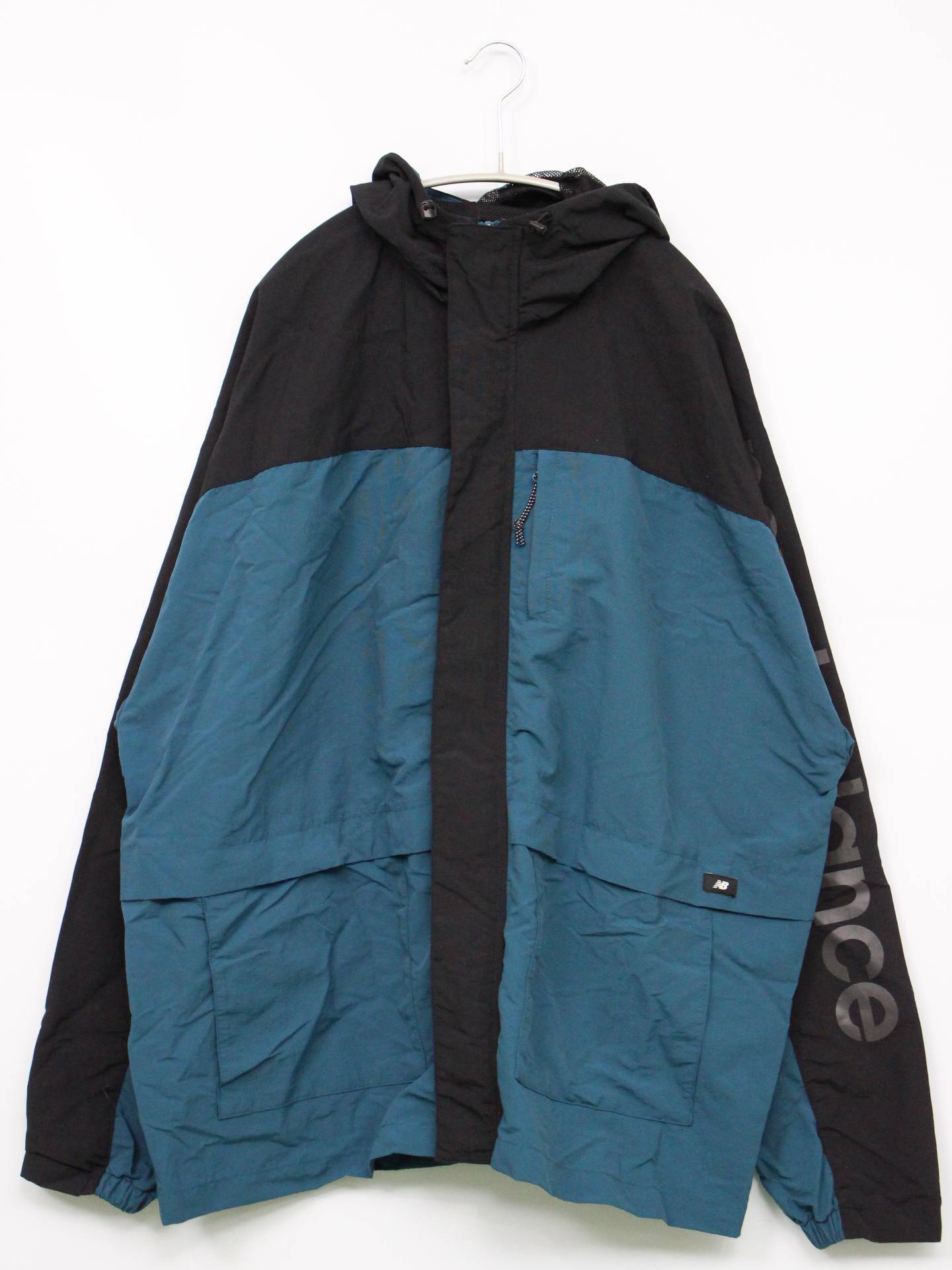 ナイロンジャケット