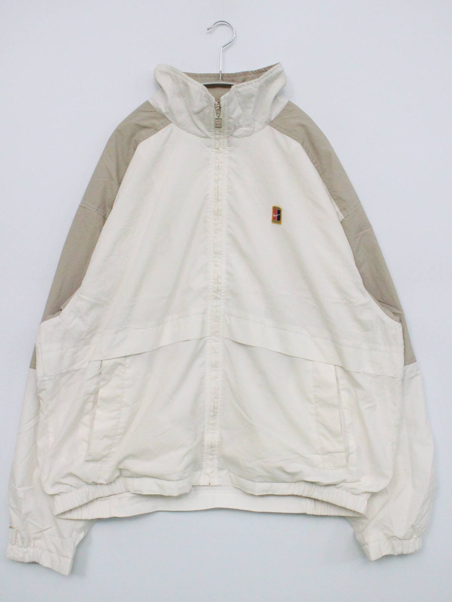 ナイロンジャケット