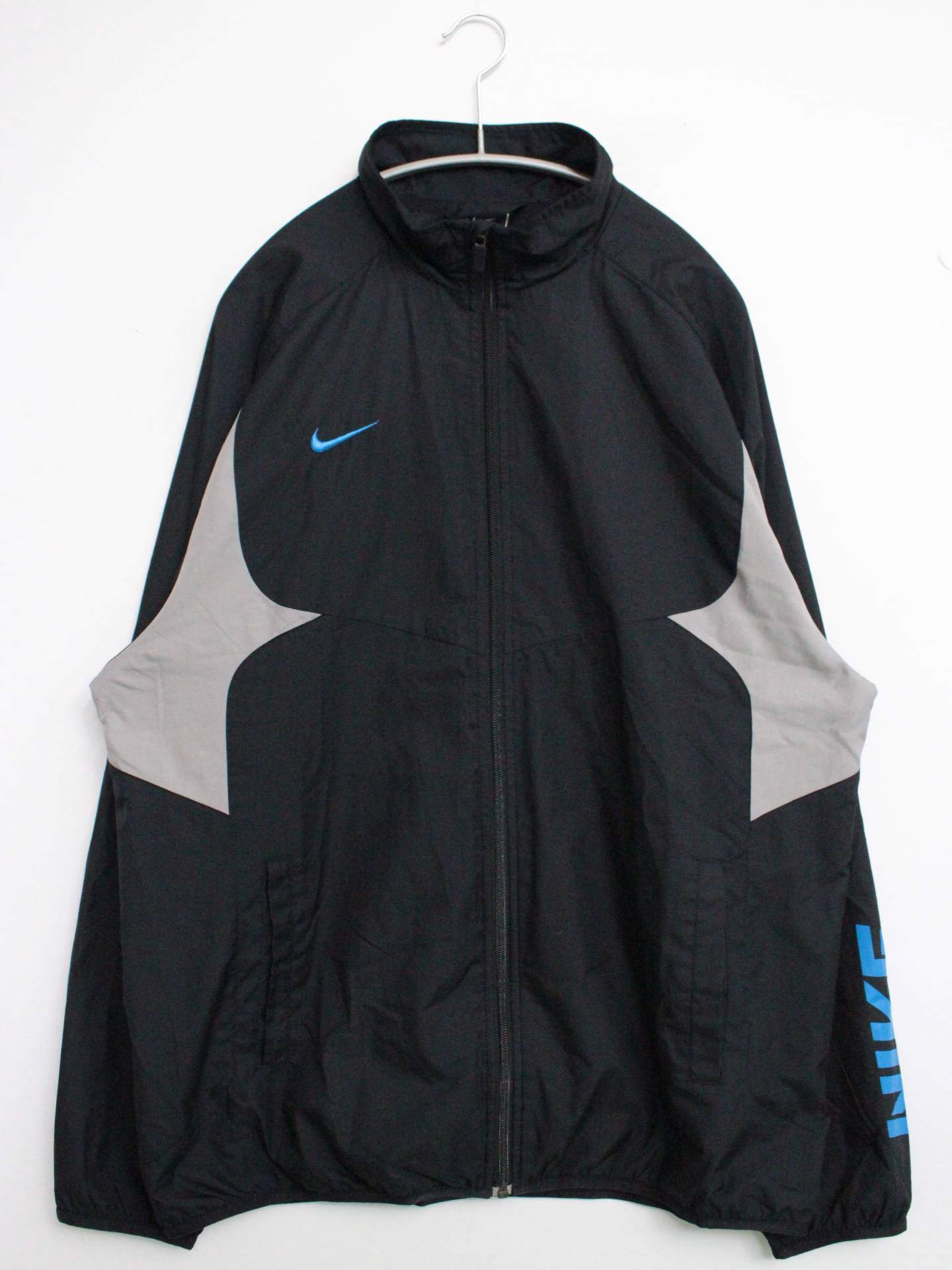 ナイロンジャケット