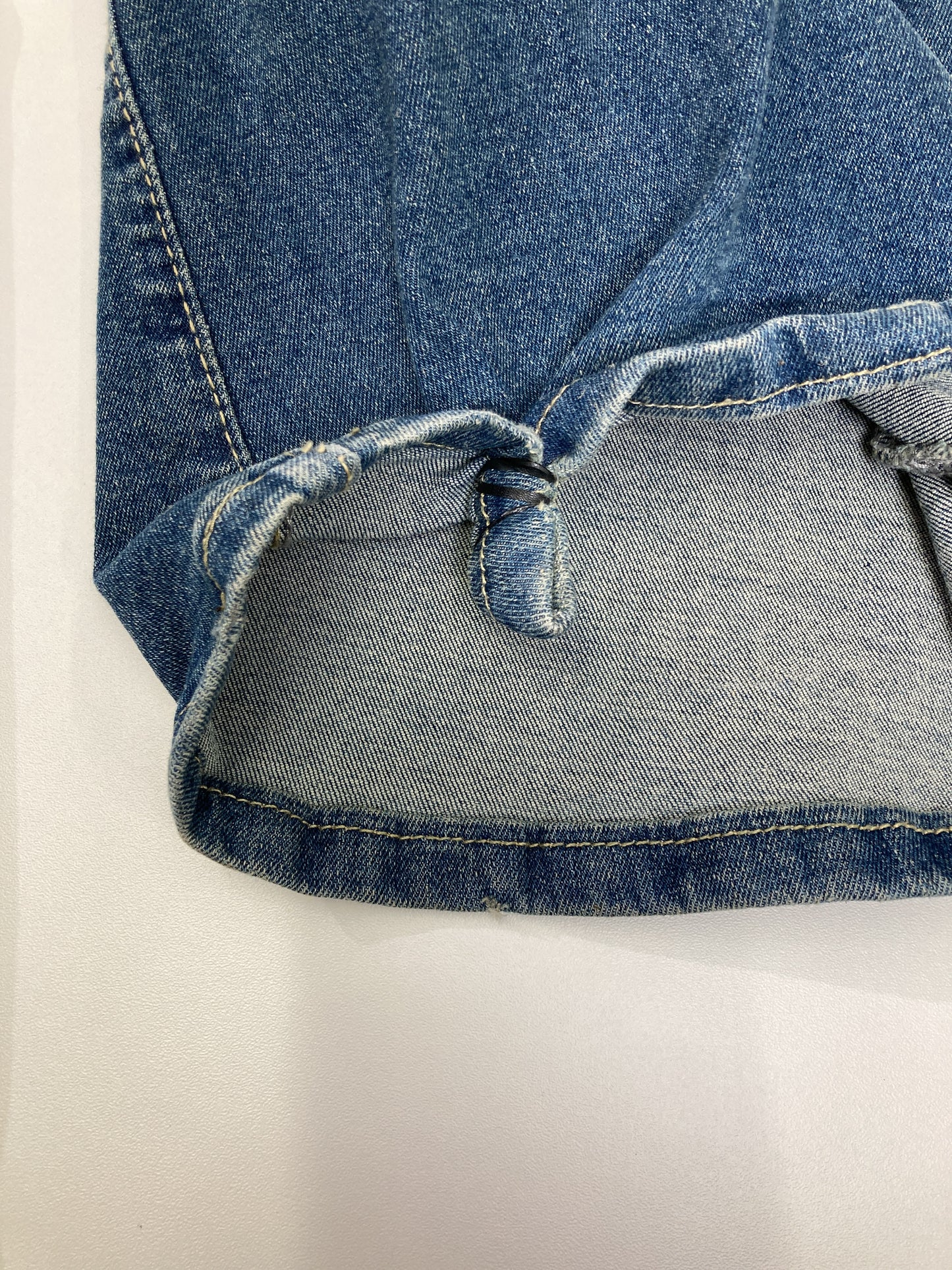 ナイロンパンツ