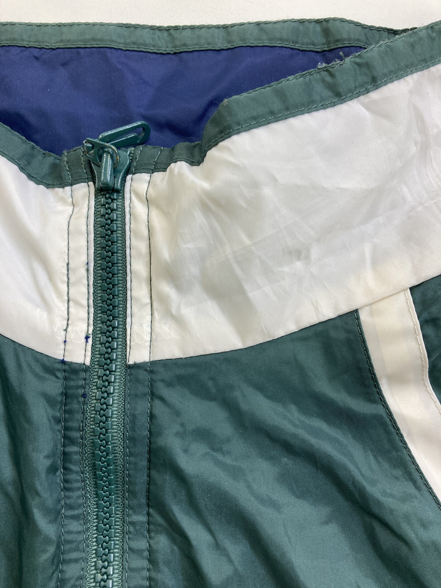 ナイロンジャケット