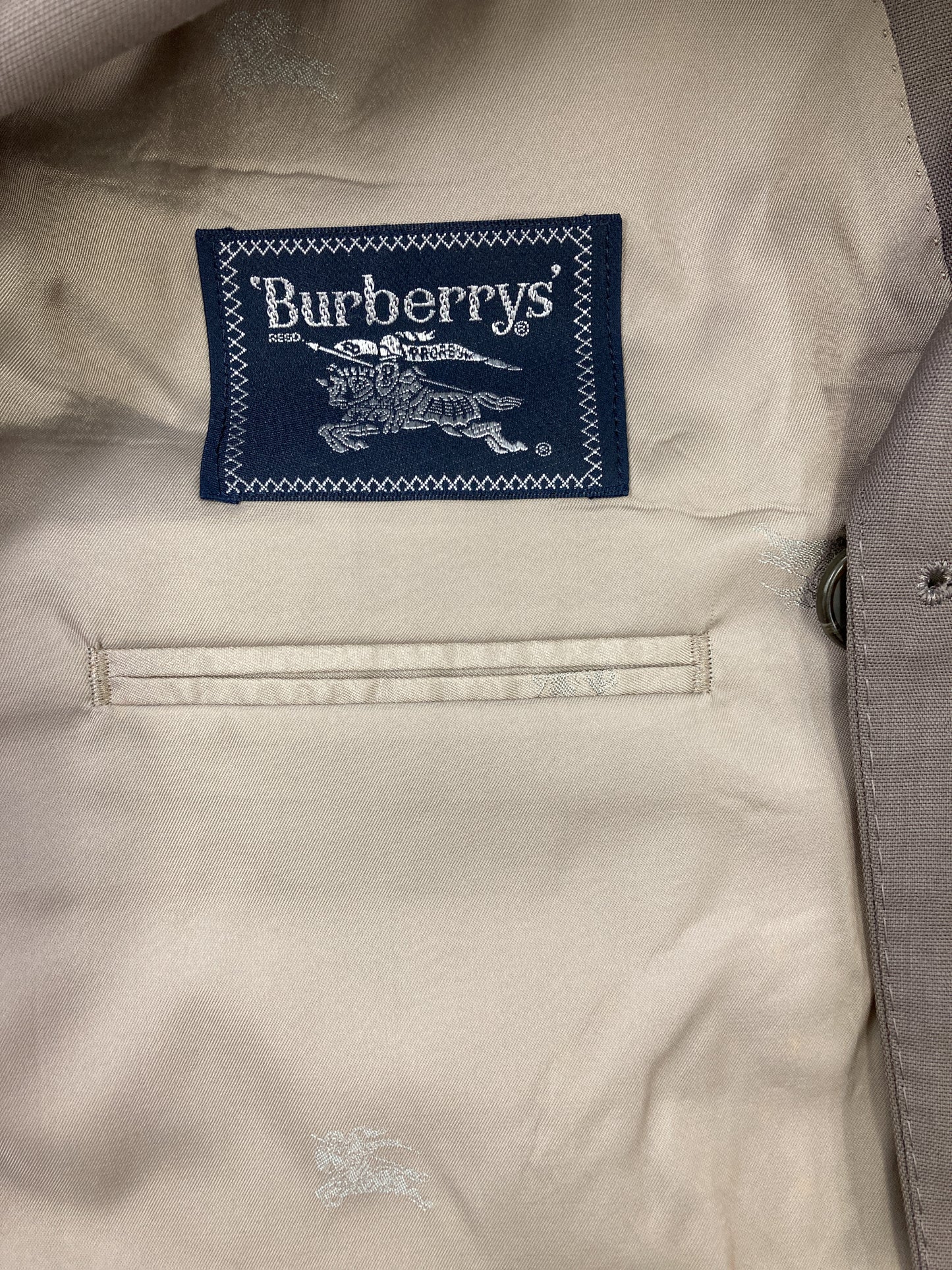 テーラードジャケット