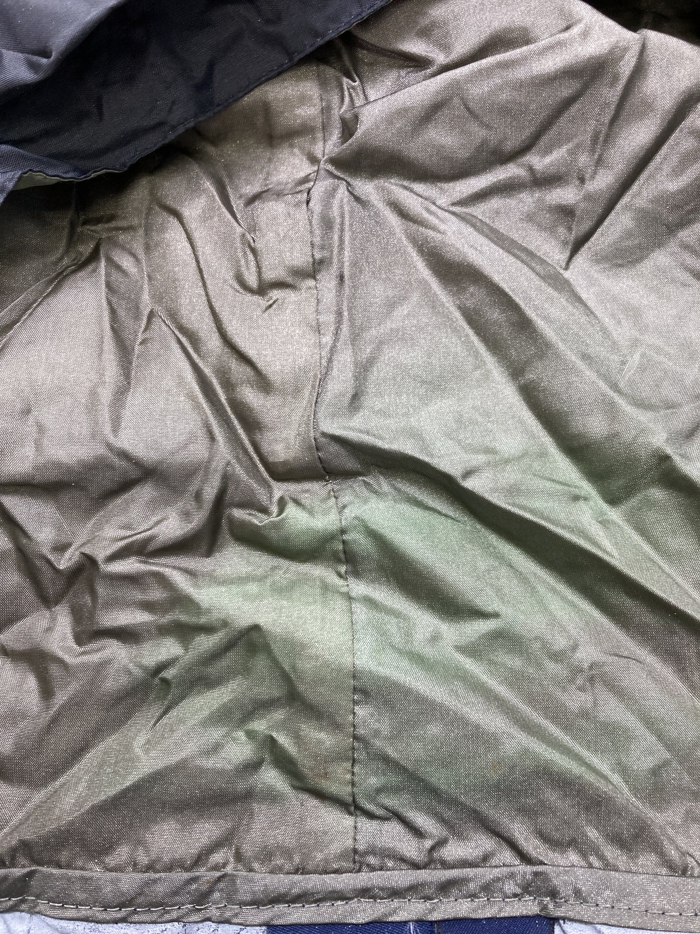 ナイロンジャケット