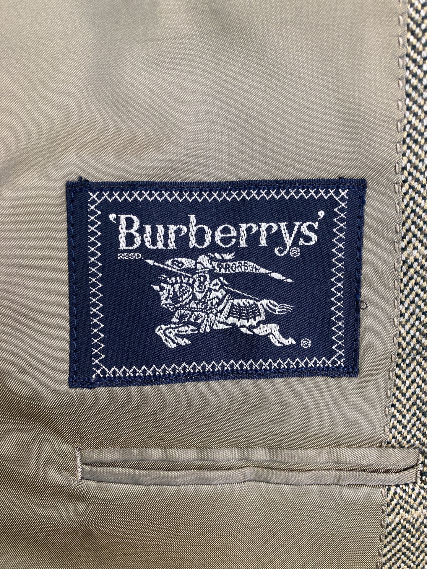 テーラードジャケット