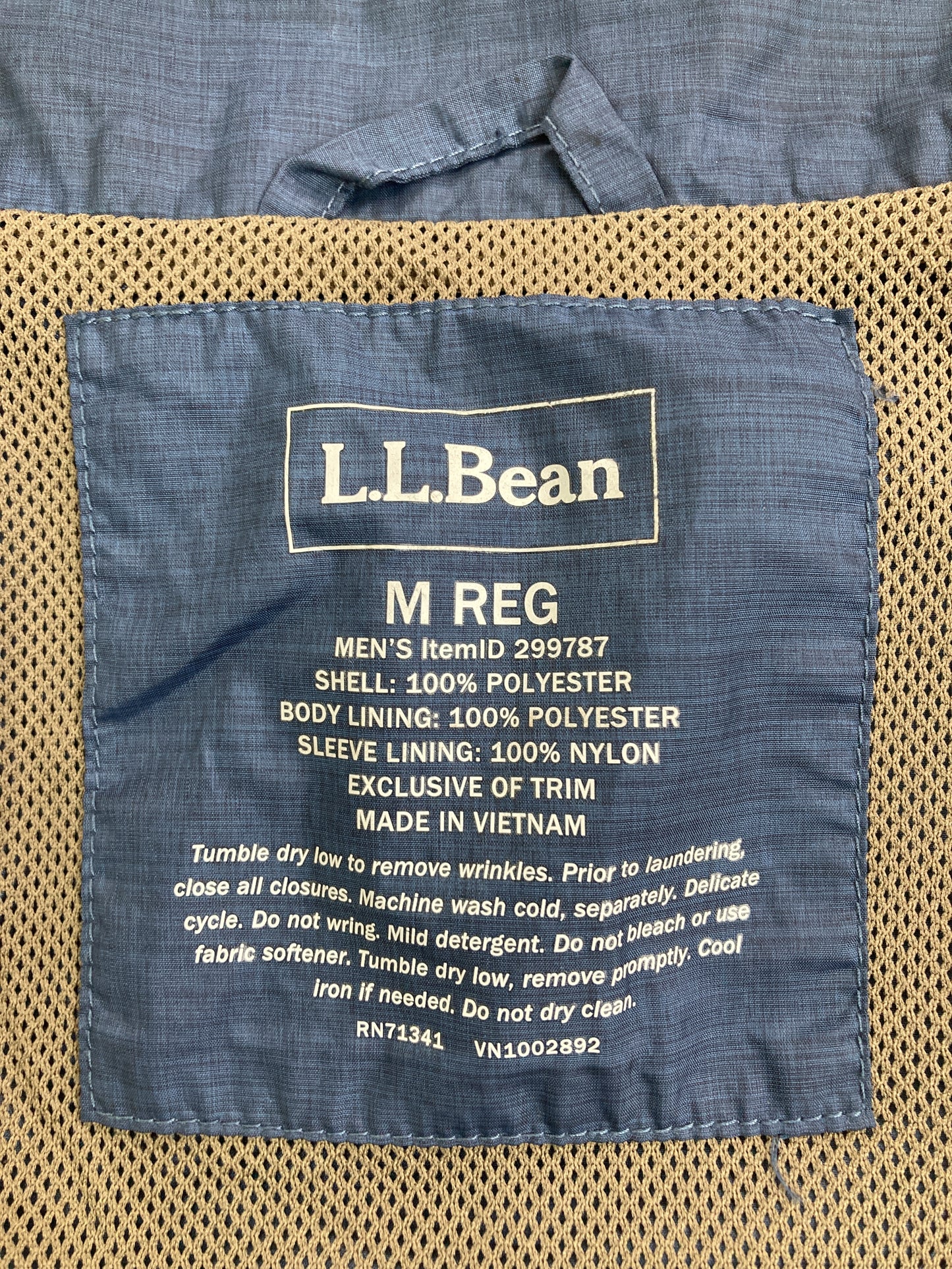 ナイロンジャケット