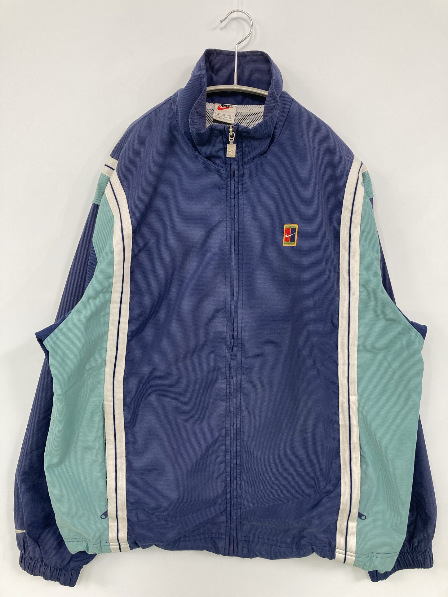 ナイロンジャケット