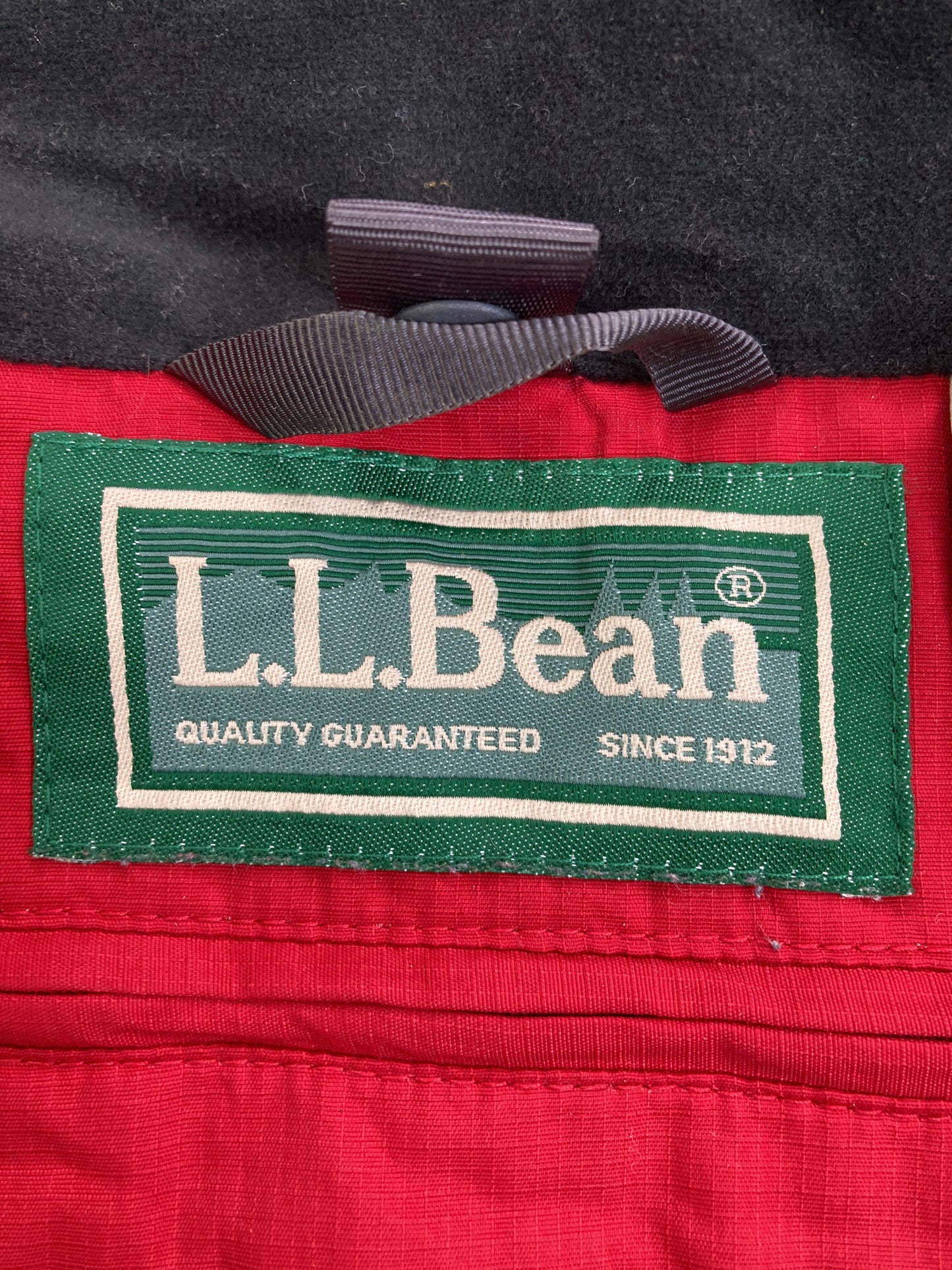 ナイロンジャケット