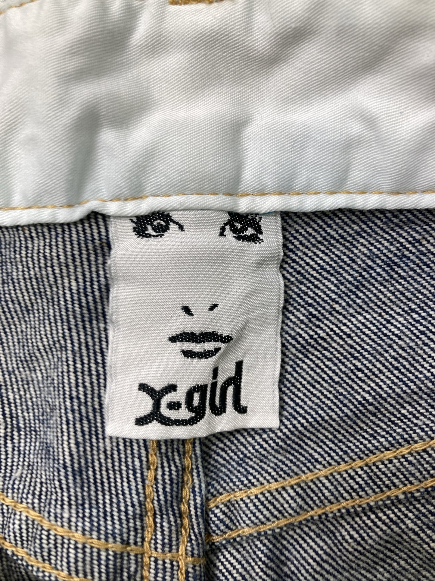 デニムパンツ