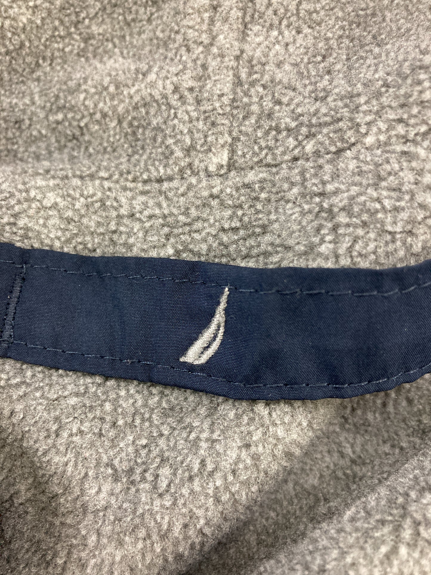 ナイロンジャケット