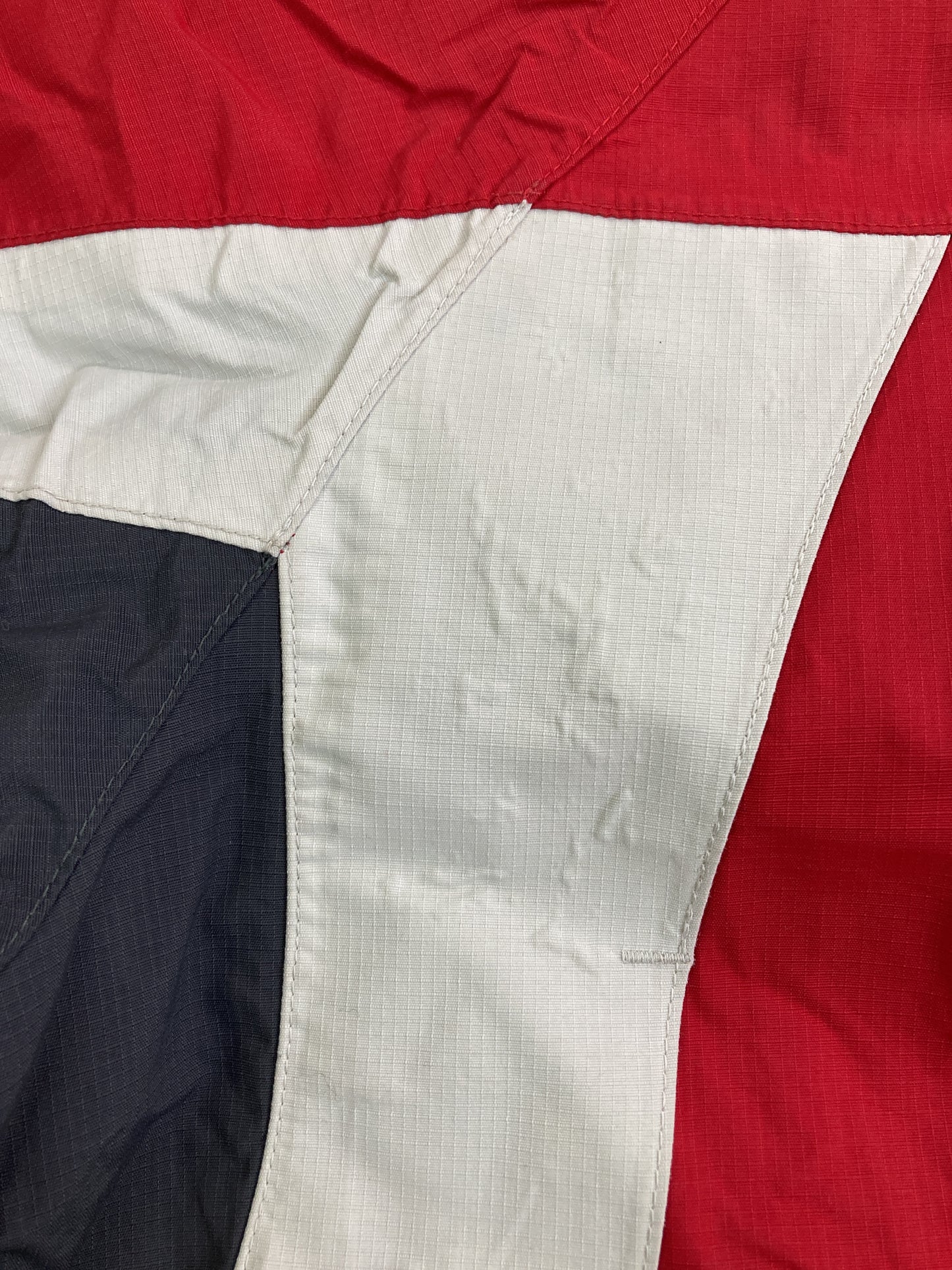 ナイロンジャケット