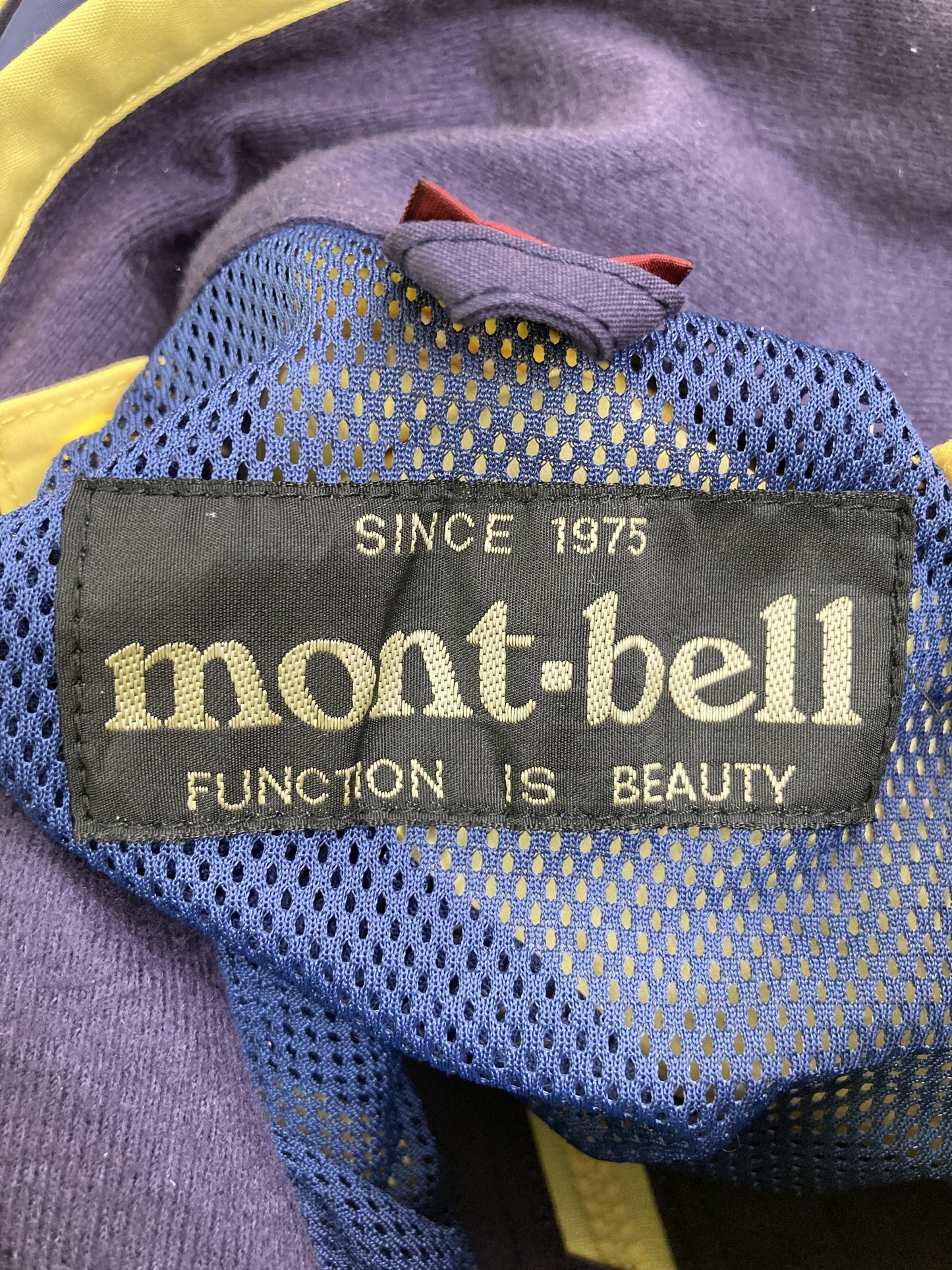 ナイロンジャケット