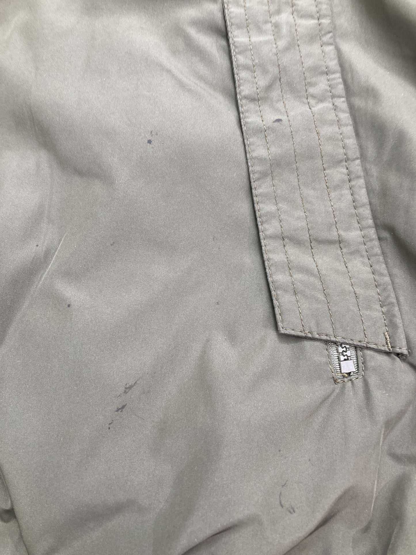 ナイロンジャケット