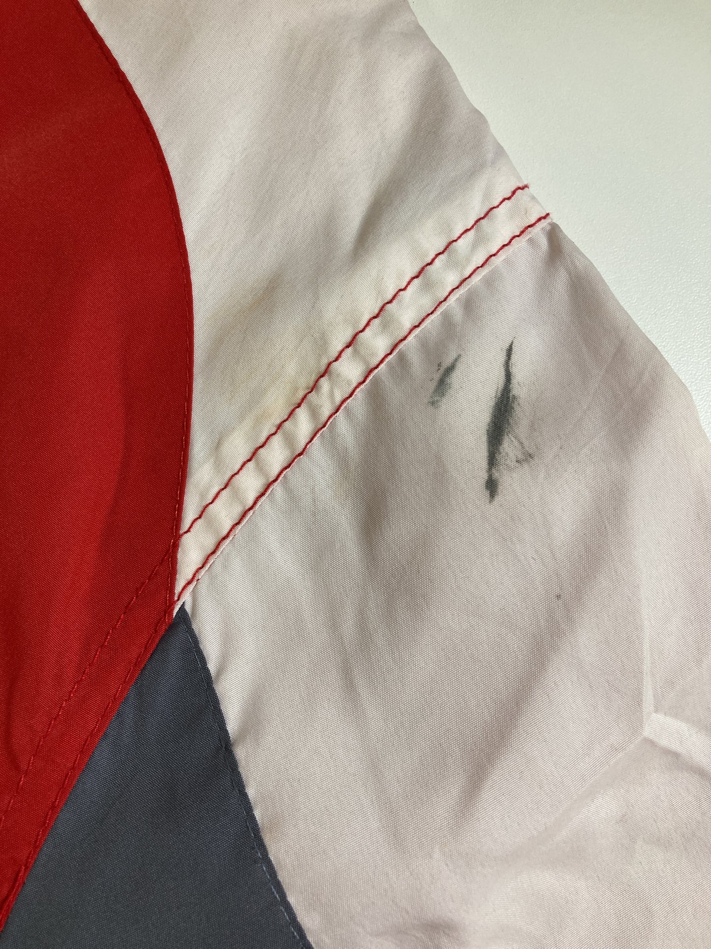 ナイロンジャケット