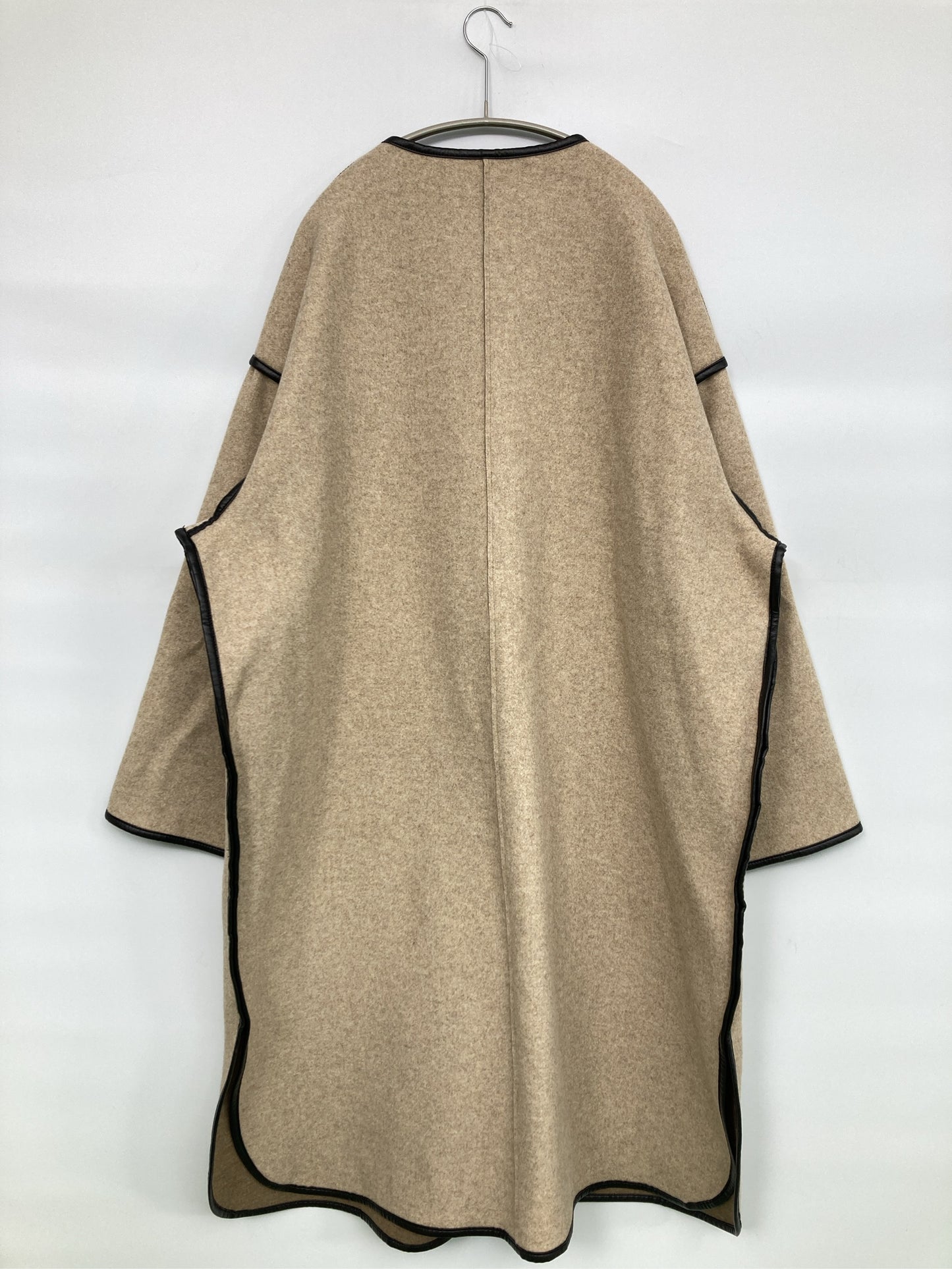 ノーカラーコート